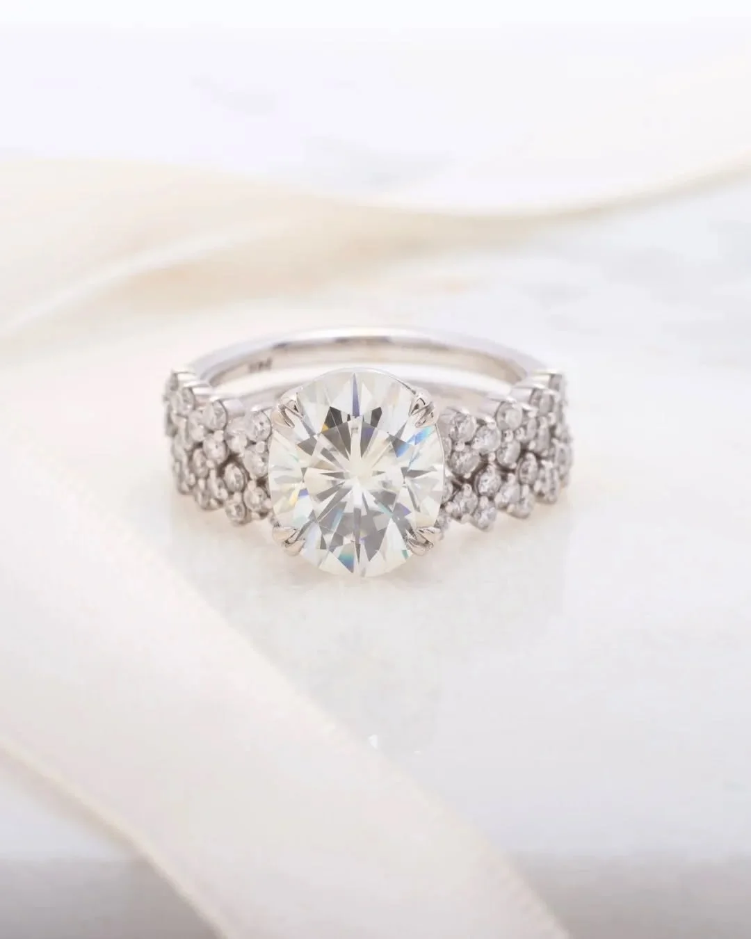 Throwing it back to this one. The diamonds really do all the talking.

#diamondringdesign #shinebrightlikeadiamond💎 #nycjewelrydesigner #modernheirloom