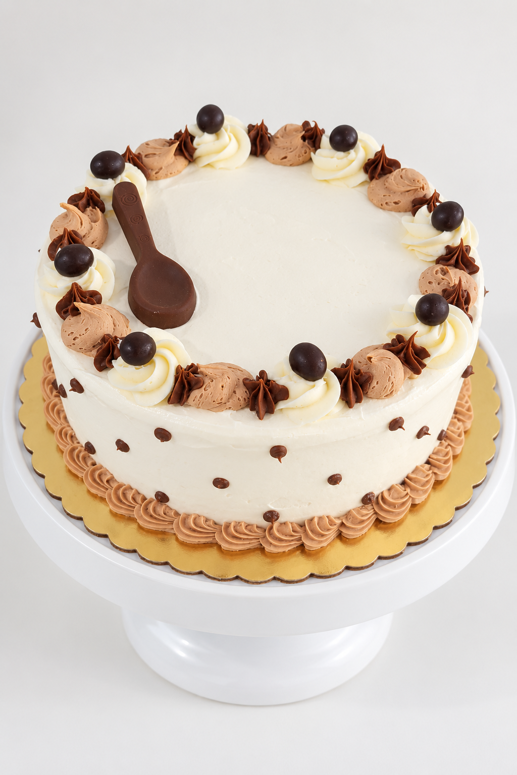 COFFEE ICE CREAM WITH CHOCOLATE CAKE