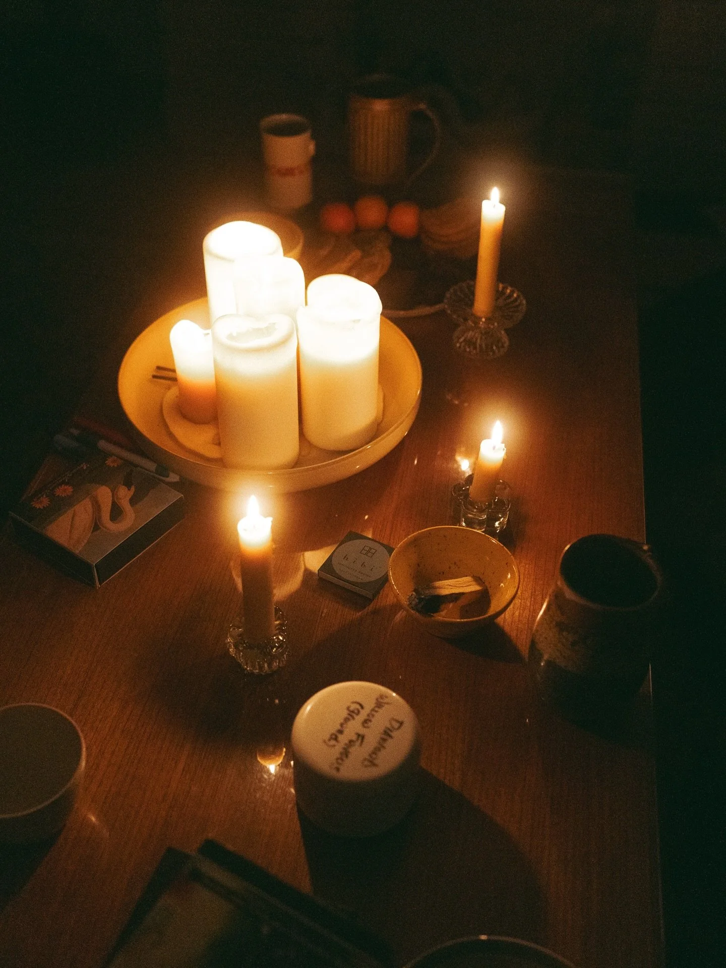An impromptu winter solstice gathering. A text sent at 5pm on a whim. 2 friends saying yes! We combined our offers: 2 decks of tarot cards, a candle plate, sage and palo santo, some baked goods, tea, red wine and Florence and The Machine&rsquo;s new 