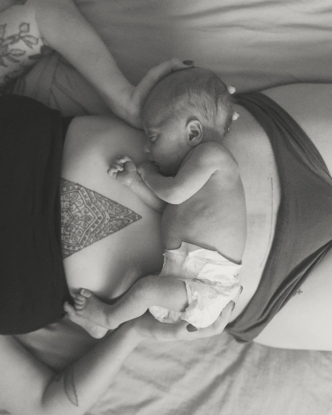 Emily with her third.

Baby Skip came via belly birth a touch earlier than expected. Seems he just couldn&rsquo;t wait to be in his mom&rsquo;s arms. 💕 

Every mom I photograph I am in awe of. I find myself loving the smallest details, like how she 