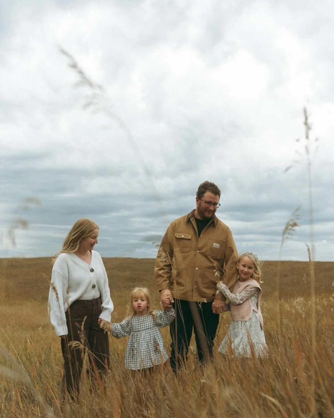 What if your family photos looked like art AND they were actually FUN?!

I shot this session in the middle of October last year. The skies were dark. I gave Jessica the option to reschedule because most people want a nice sunny day. She declined and 