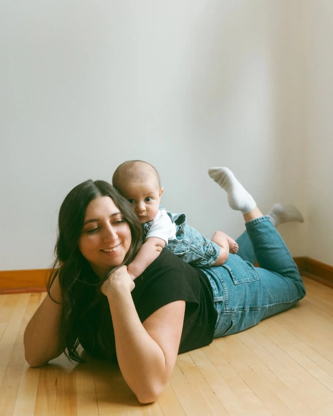 Mother&rsquo;s Day Minis! 

I still have TWO spots left on Saturday April 25th for my Mother&rsquo;s Day minis. These sessions will be held at @lumenstudioyeg and will feature a seasonal set as well as a backdrop option. 

The photos in the carousel 