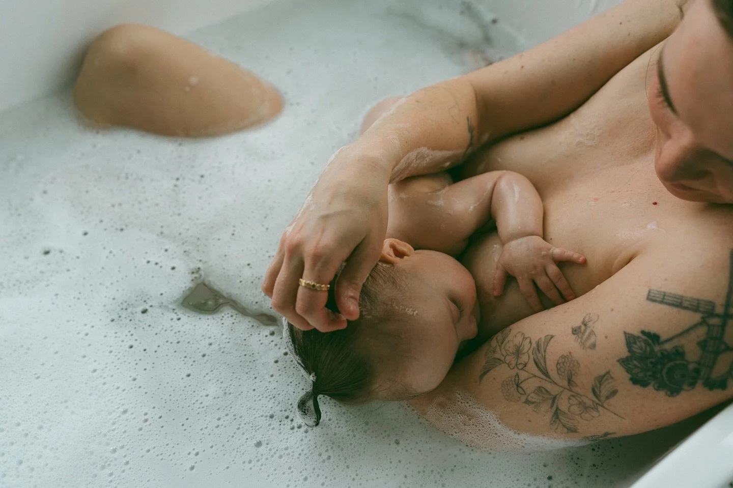 Dani with her fifth baby, soaking in the tub and soaking up every ounce of her book end baby. 

More to come from this session but this photos gives me big feels! 

6 months ago I photographed her birth, along with capturing maternity and newborn pho