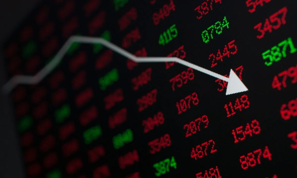 Roaring Twenties Morphs Into Whimper