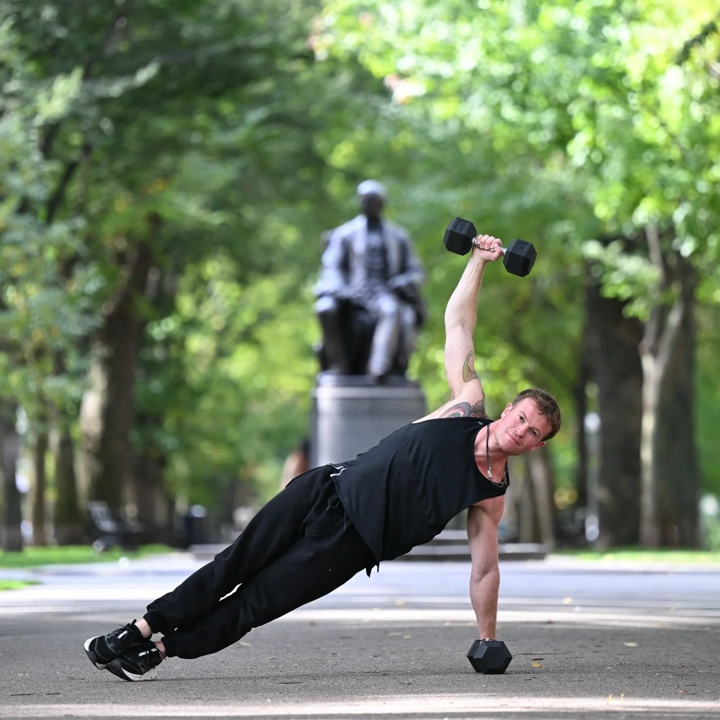 Boston winters demand more than passive stretch. Strength gives flexibility somewhere to live. When it&rsquo;s cold on Commonwealth, we turn up the heat 🏋️&zwj;♀️ Warming from the inside out ❤️&zwj;🔥

📲 Sign up for our Fitness classes via link in 