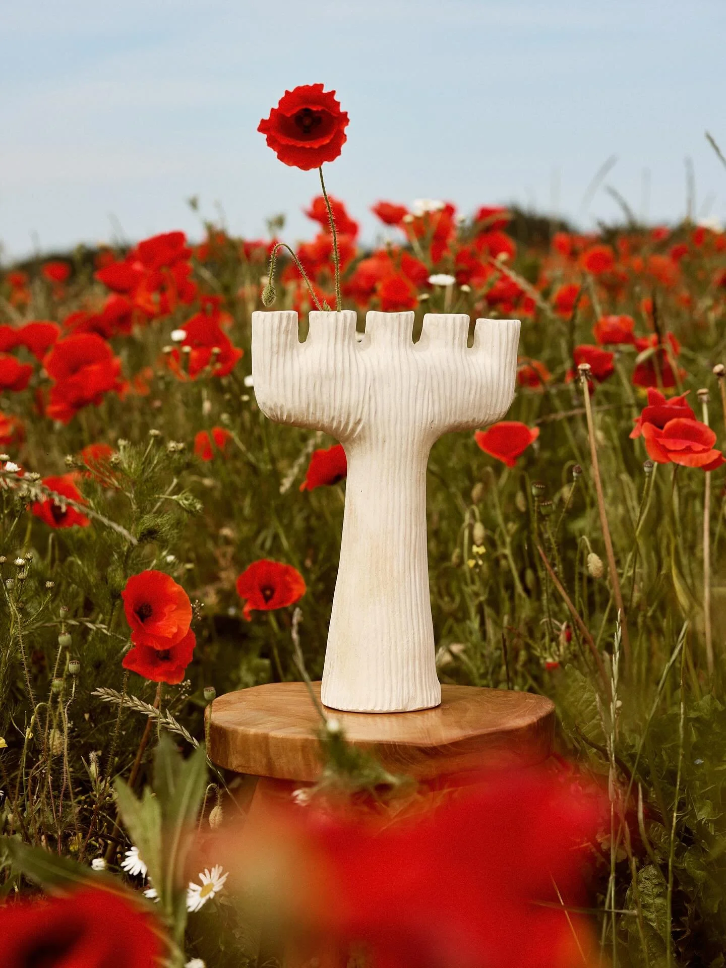 My candelabra, beautifully captured by photographer @linaarvidssonphotography, styled by @rene_humphrey, model Leah. Thank you✨❤️

Available @arte_malmo