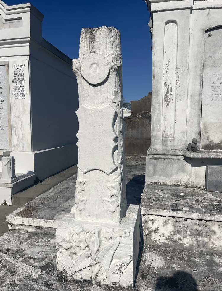 The tree-stump tombs of Woodmen of the World. — Red Sash Tours