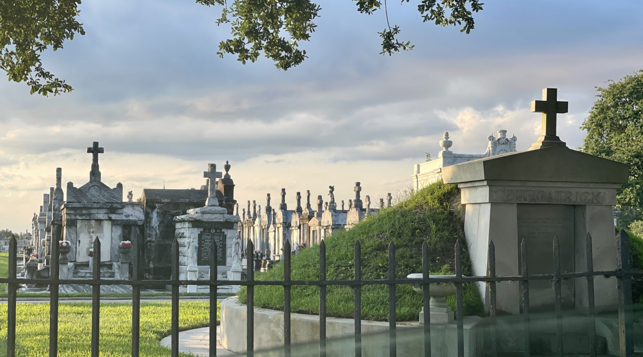 Greenwood Cemetery: Monuments to History