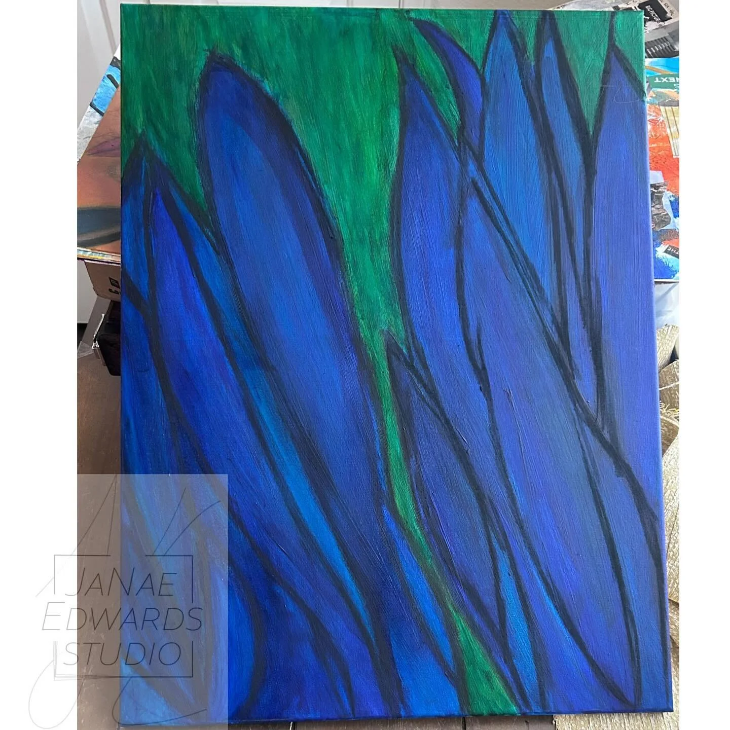 Finally finished this one! 
It always reminded me of seaweed while I was working on it, so maybe that&rsquo;s what I&rsquo;ll call it 🤔.
Acrylic and charcoal on canvas.

I&rsquo;ve been pushing to finish or repurpose some of my old works to make roo