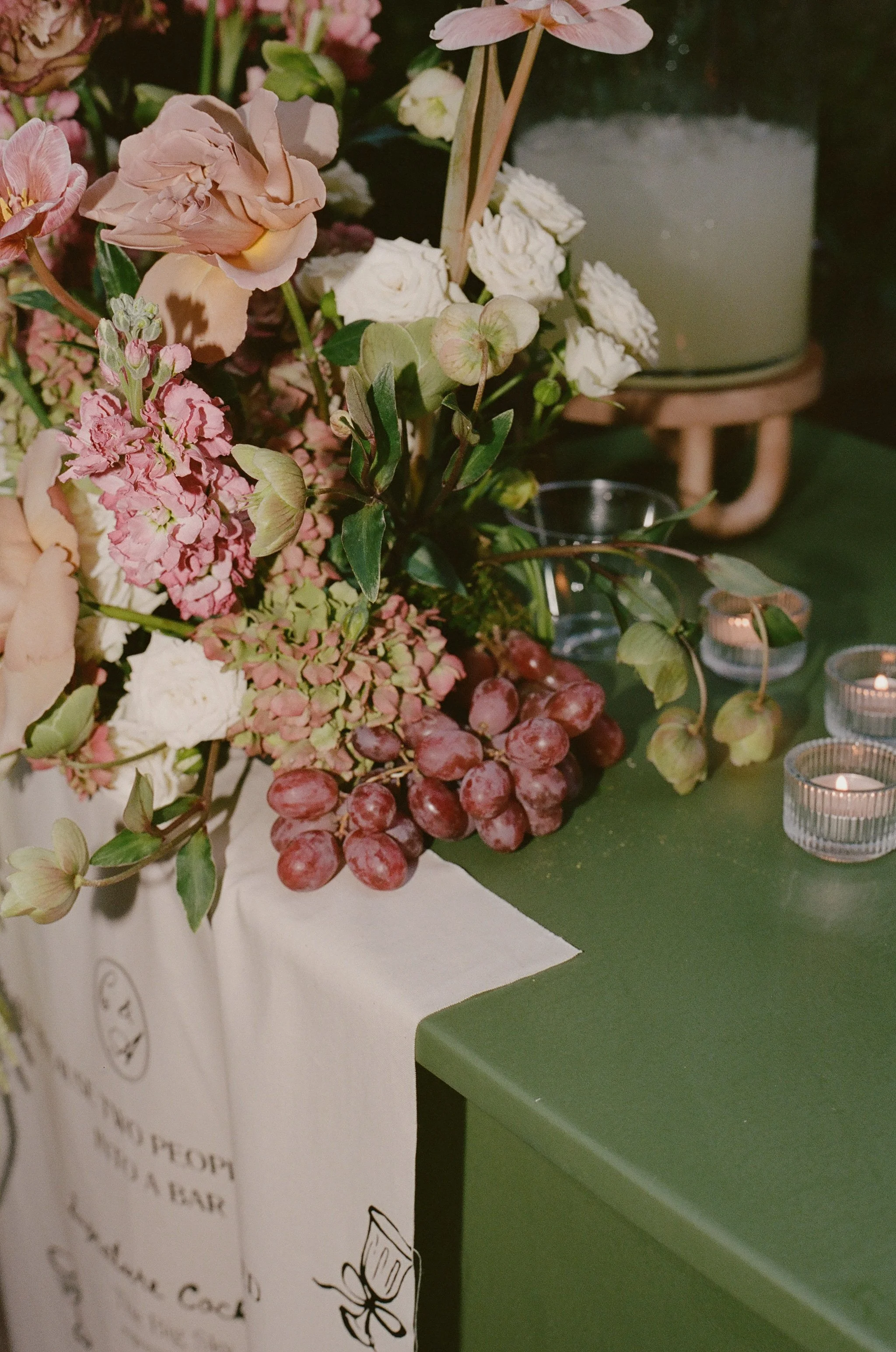 Si como no - orchard farm - arizona - bride - wedding florist 