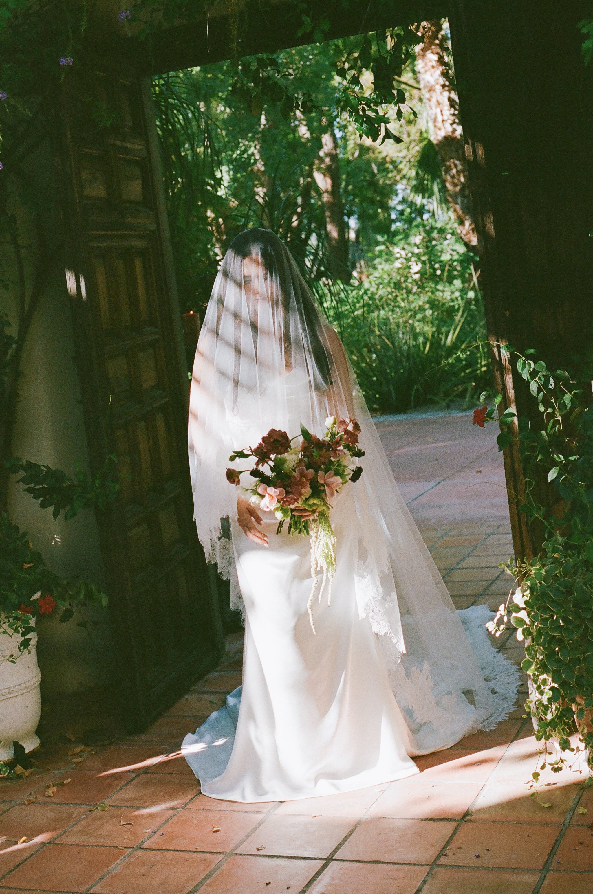 Si como no - orchard farm - arizona - bride - wedding florist 