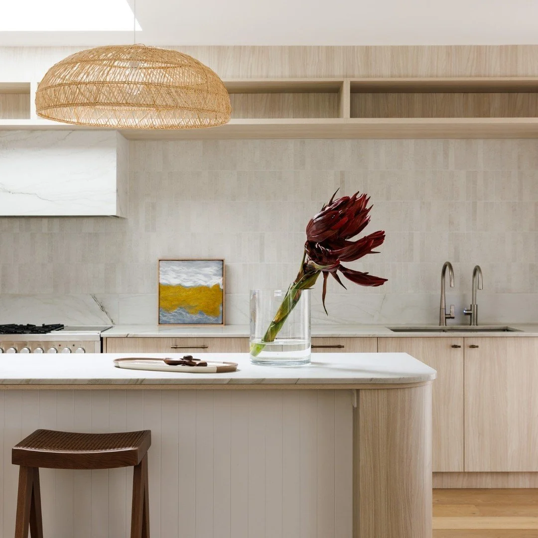 Trying to hold on to that holiday feeling? 

So were our Allambie clients when they embarked on a major home renovation project. A soft neutral colour palette layered with lots of texture and hard working surfaces delivered that holiday at home feeli