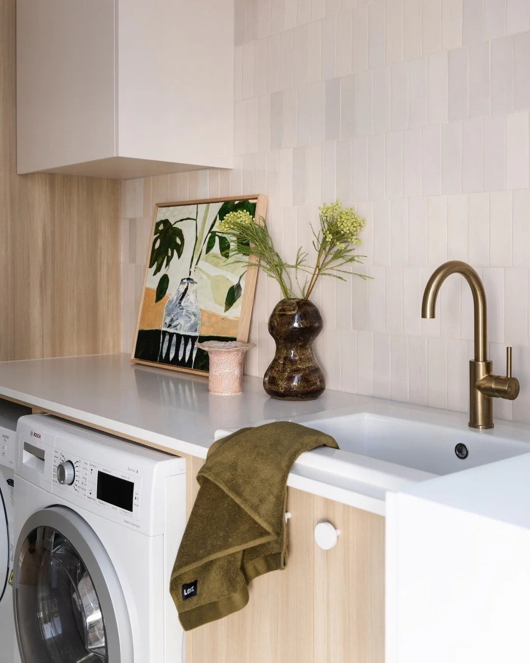 WATERHOUSIA LAUNDRY ....where pretty pink finishes meet a design ready to take on the needs of a busy young family. 

Interior design by @nerida_thorburn_design
Build by @JRFSconstruction
Photography by @Simonwhitbreadphoto
Editorial styling by @jame