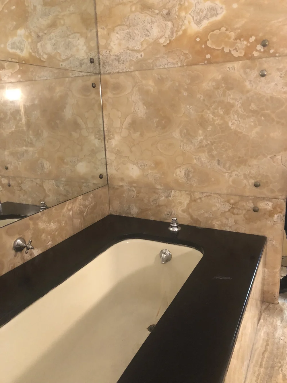 Alabaster marble in the Princess en-suite bathroom