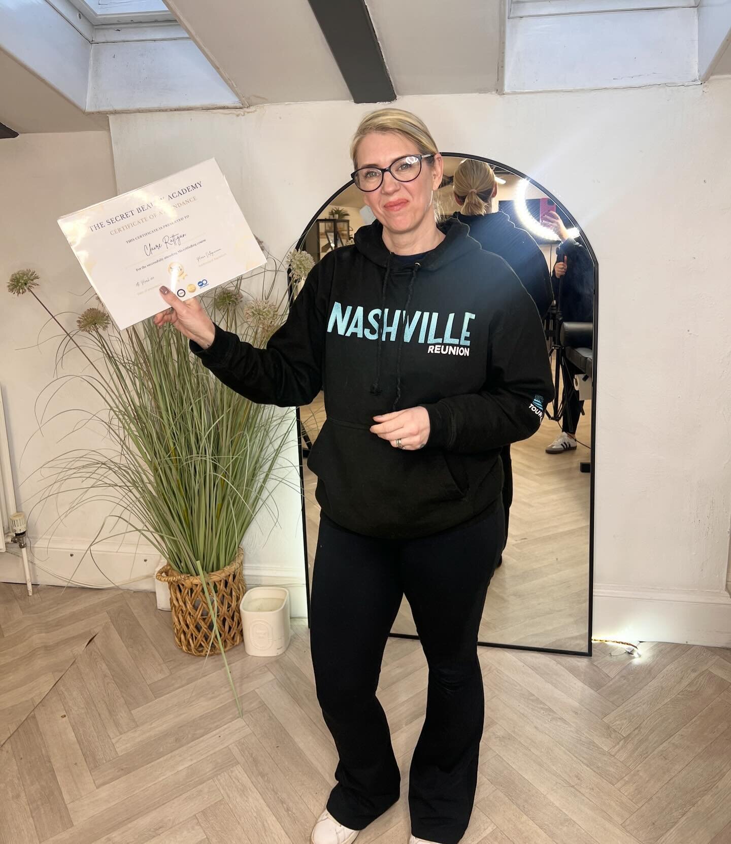 GONGRATULATIONS CLAIRE!🥳👏🏻

Last week @cuticulture attended our Microblading course and took to it like a duck to water!🙌🏻

Want to know more about our courses? Why not send us a DM📲