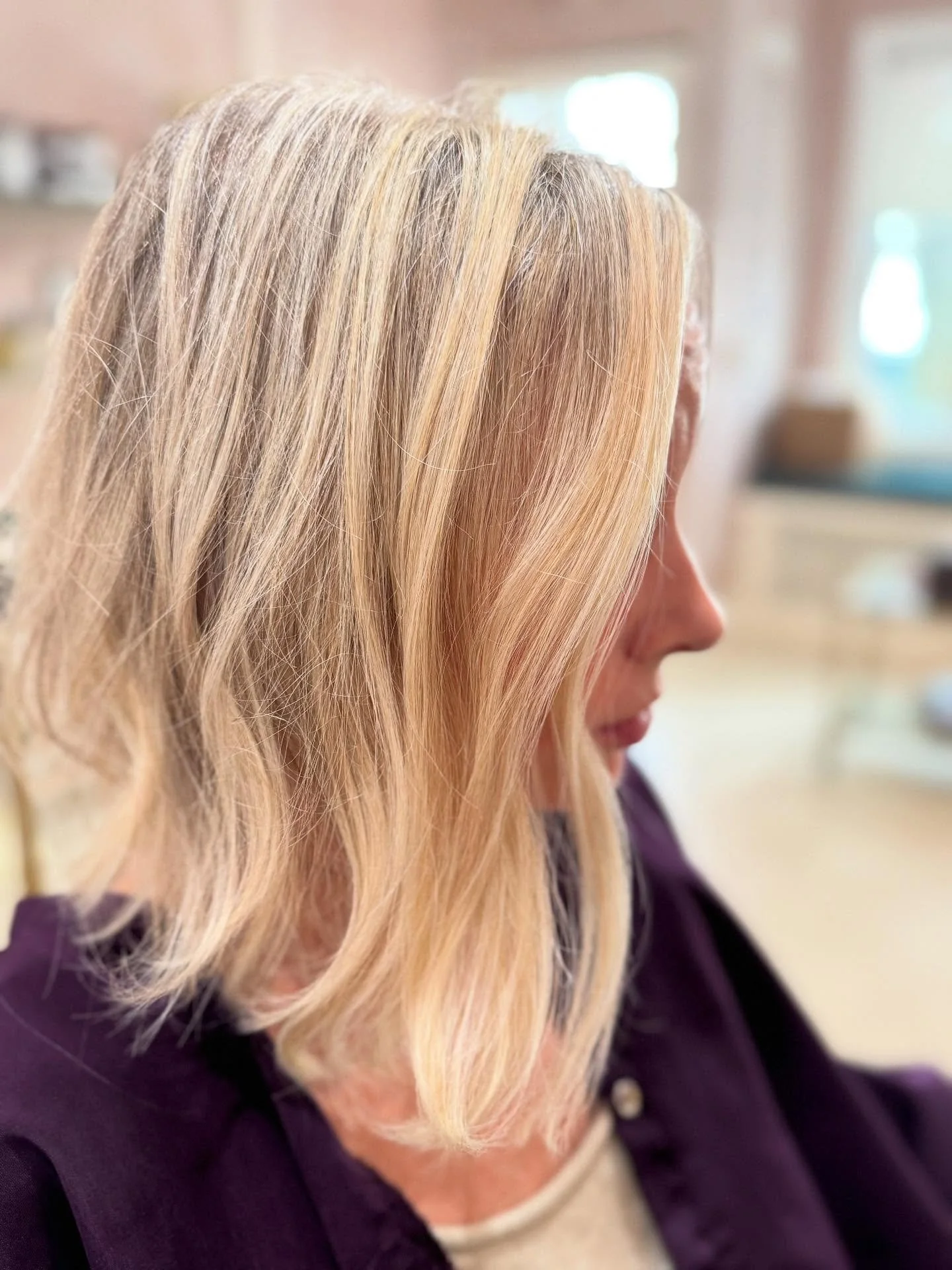 Sun-kissed, seamless, and seriously stunnnnnning. 🌞&nbsp;This blonde transformation is giving natural but elevated. 🌼&nbsp;A soft lift that catches the light in all the right ways. 

Thinking about your own shift into something lighter? Let&rsquo;s