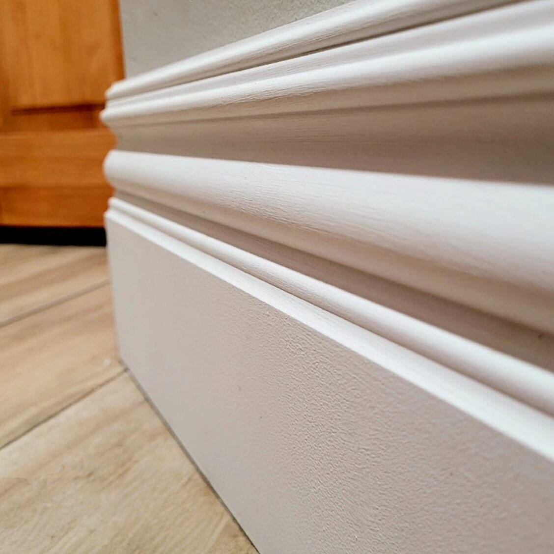Baseboards are in! The murdroom is starting to come together. 

This is a poplar baseboard. There used to be MDF in this mudroom, but of course, MDF doesn't like water, especially standing water from the dog bowl and lots of wet boots.  We opted to s
