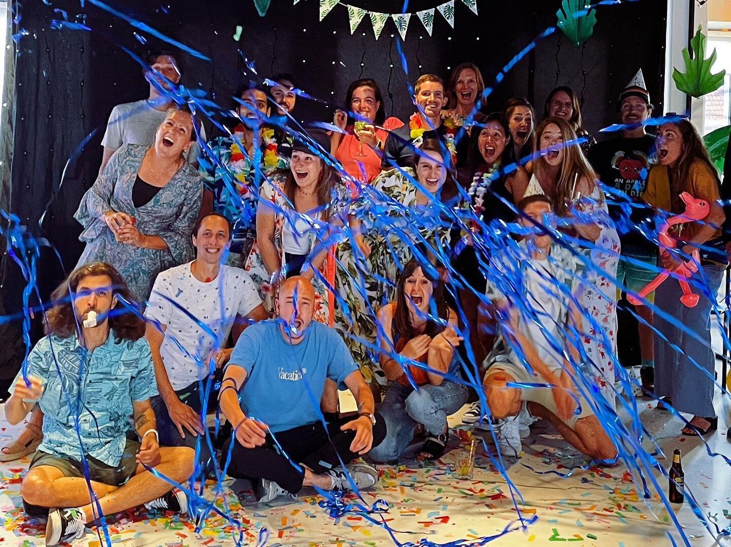 Party time! 🎉 After all the postponed celebrations, we were so happy to finally be able to throw a big party for all our amazing team members, friends, and family again! 💃 #teampolarsteps #polarsteps #partytime #enjoytheride