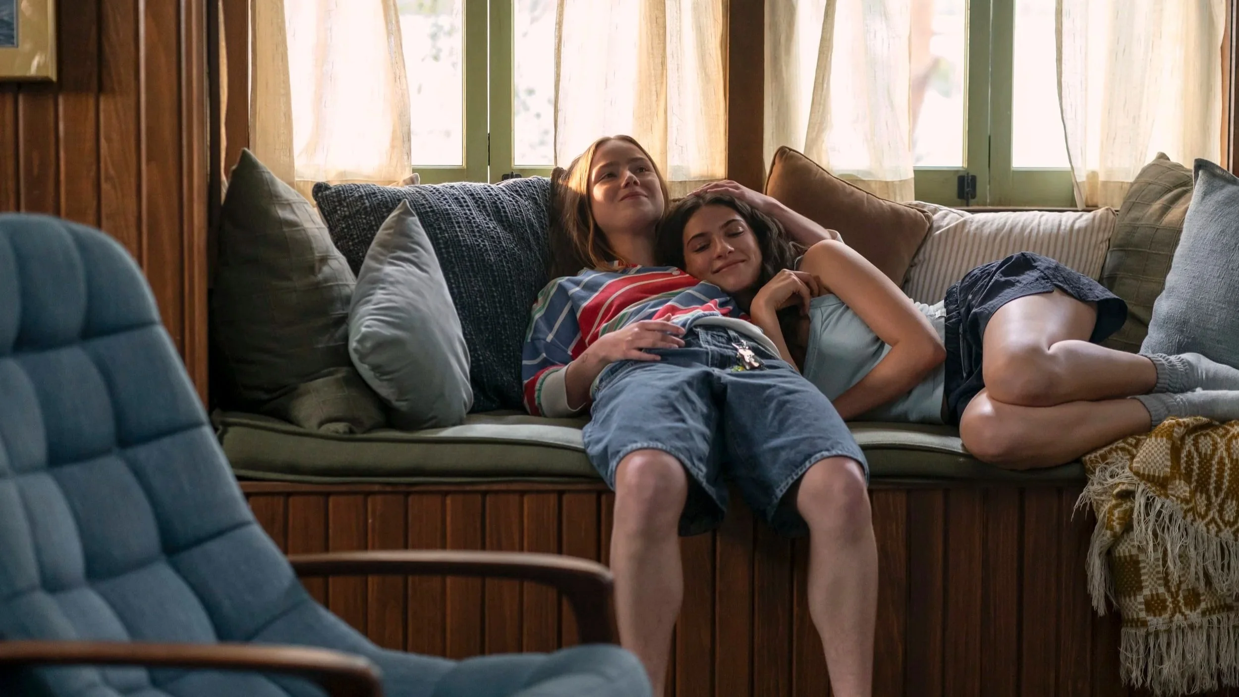 A Teen Reunites With Her Secret Sister In Sterling Point Trailer