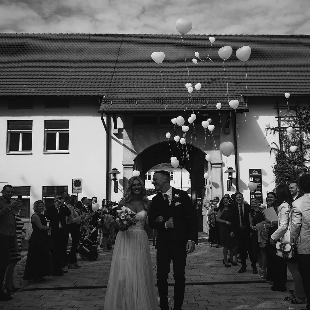 Die Braut im Schloss Filseck (Uhingen)

September 2019

www.philipkuehnel.de
kontakt@philipkuehnel.de

#braut
#bride
#hochzeit 
#wedding 
#hochzeitstuttgart
#weddingstuttgart
#hochzeitsfotograf
#hochzeitsfotografstuttgart
#stuttgart 
#0711
#fildersta
