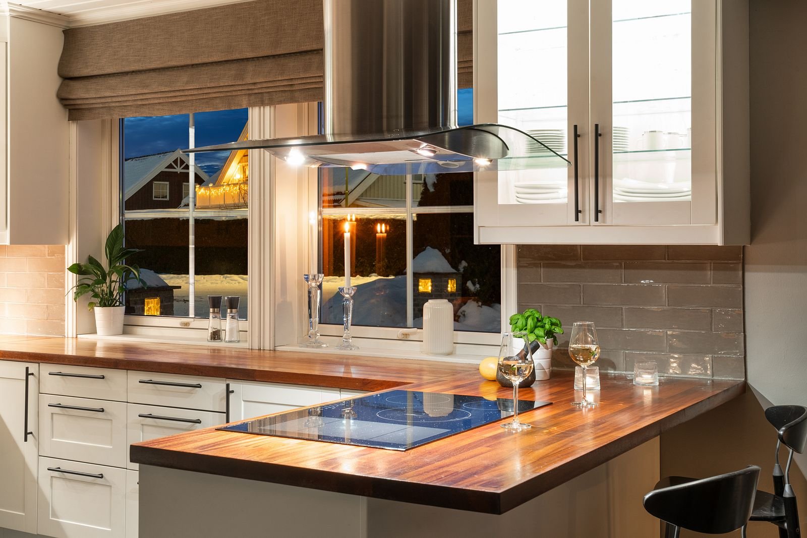 Fokuset er stemning og innby til en tanke om at man kan slappe av etter en lang dag