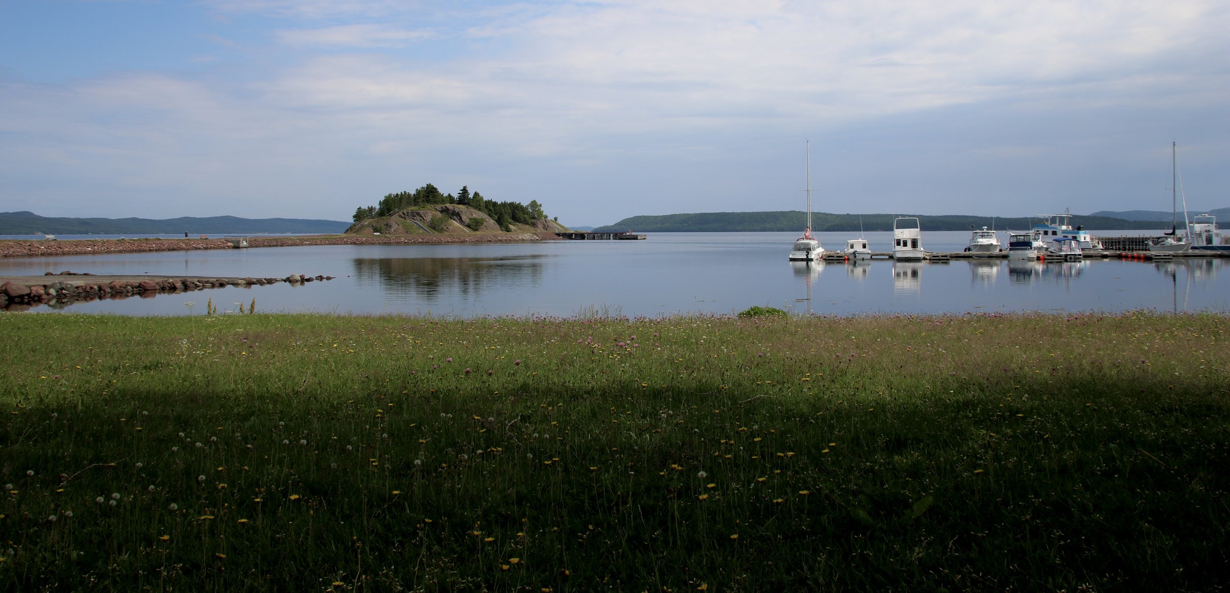 Vista panorâmica da área do porto de Botwood em Terra Nova. (squarespace-cdn.com)
