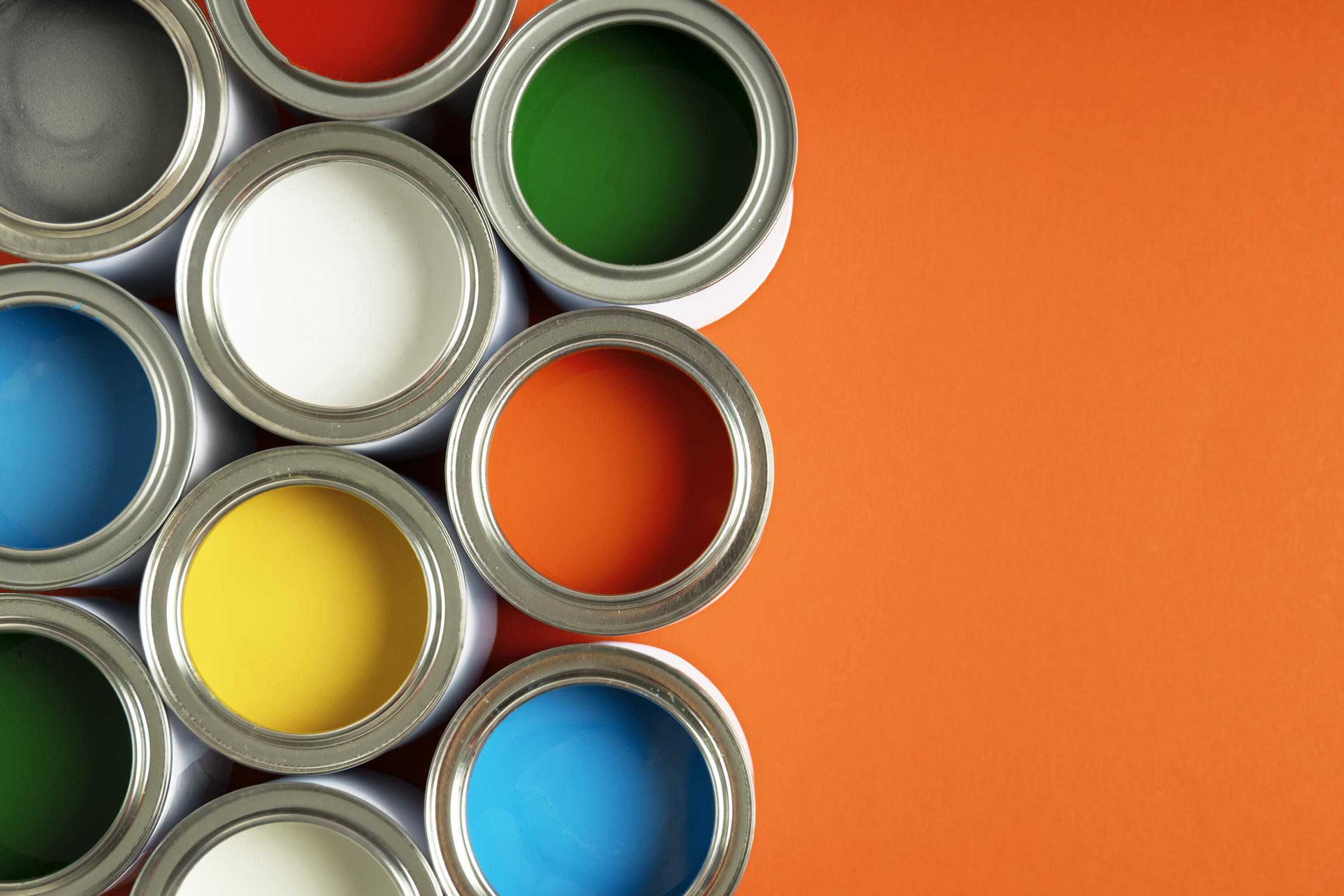 flat-lay-colorful-paint-cans_2400.png