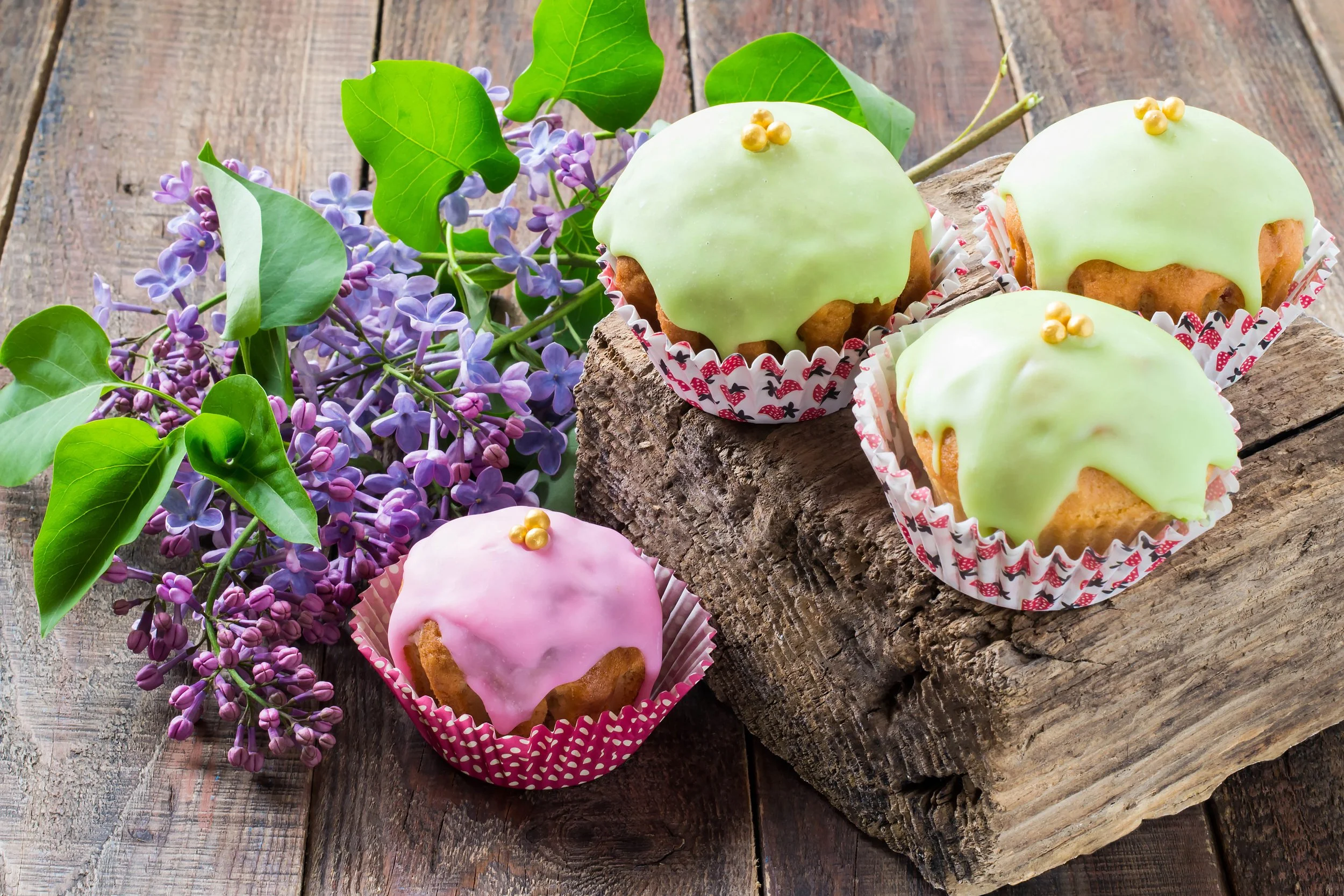 colorful-glazed-cupcakes-branch-lilac.jpg