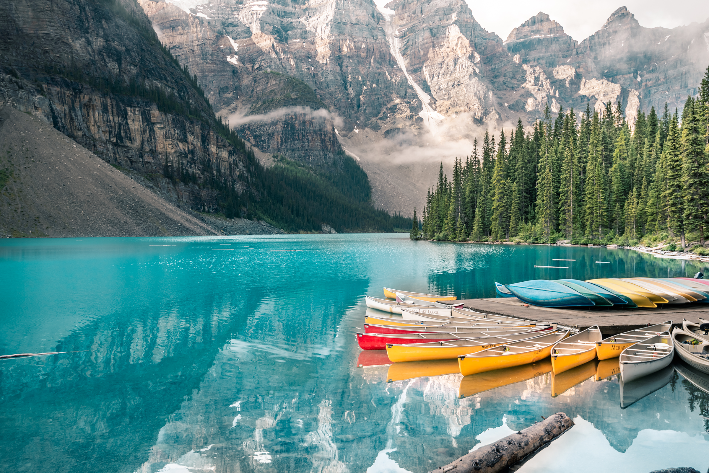 beautiful-moraine-lake-banff-national-park-alberta-canada_2400.png