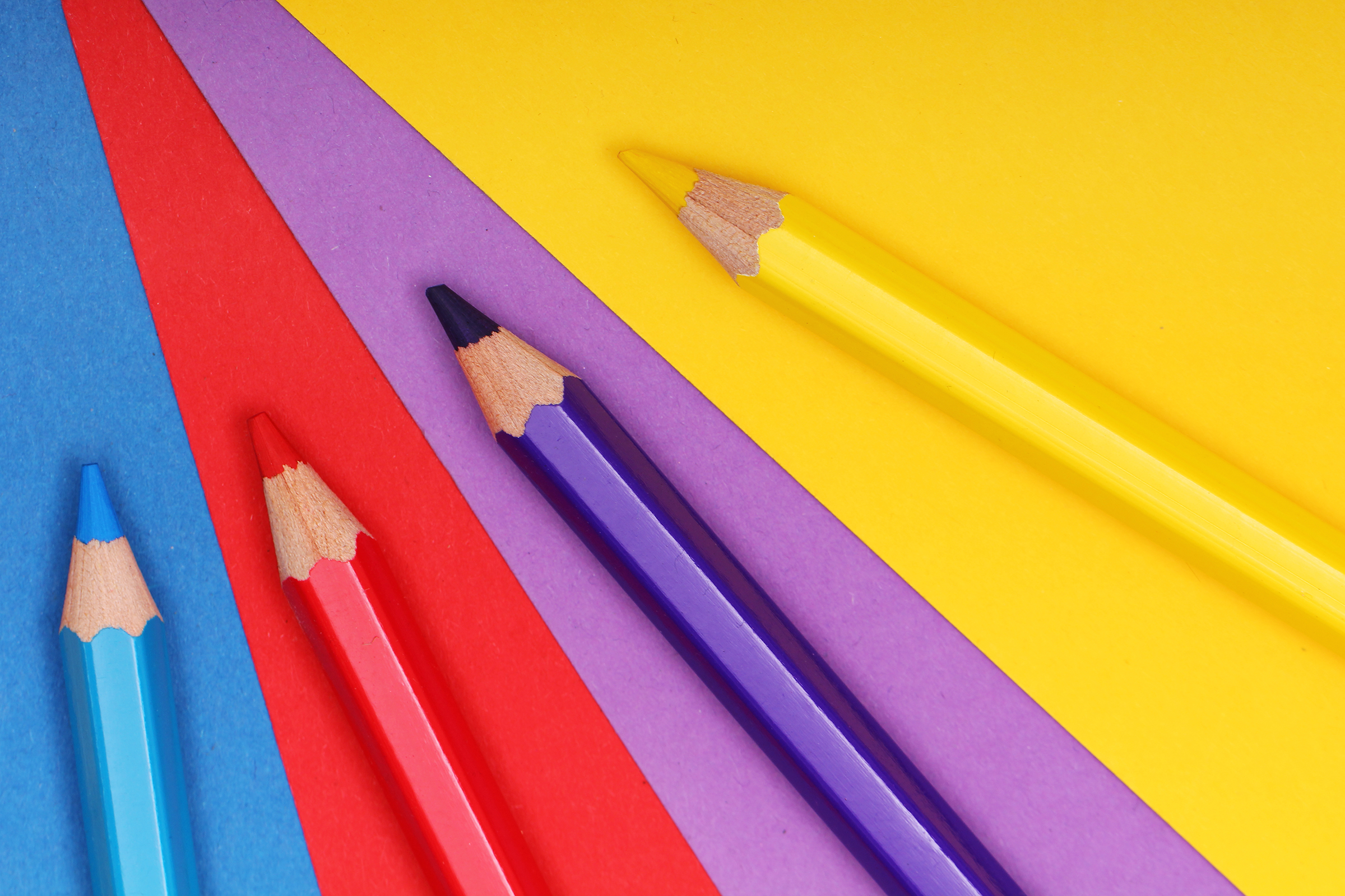 pencils-colorful-paper_2400.png