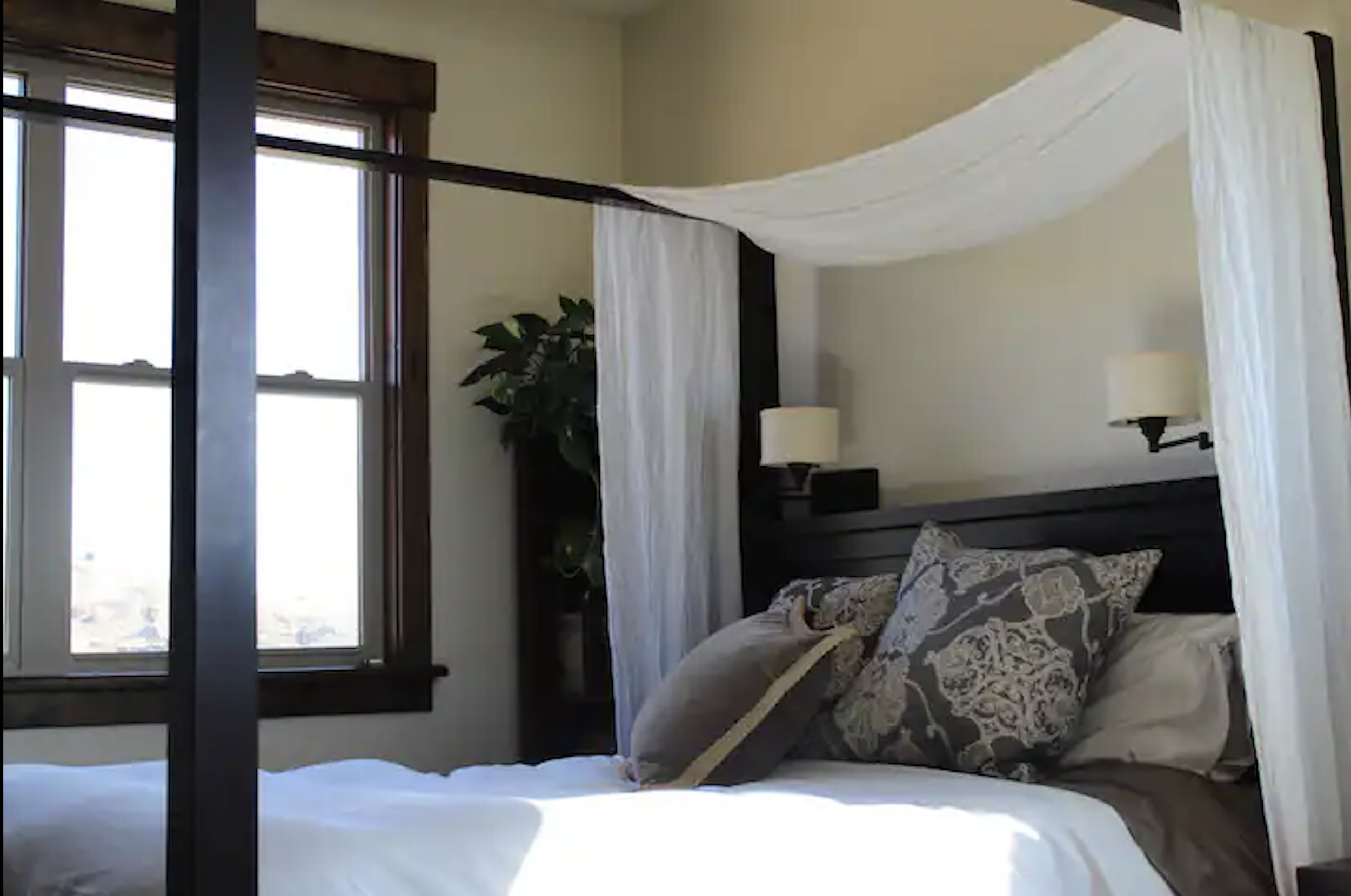 Master bedroom.png