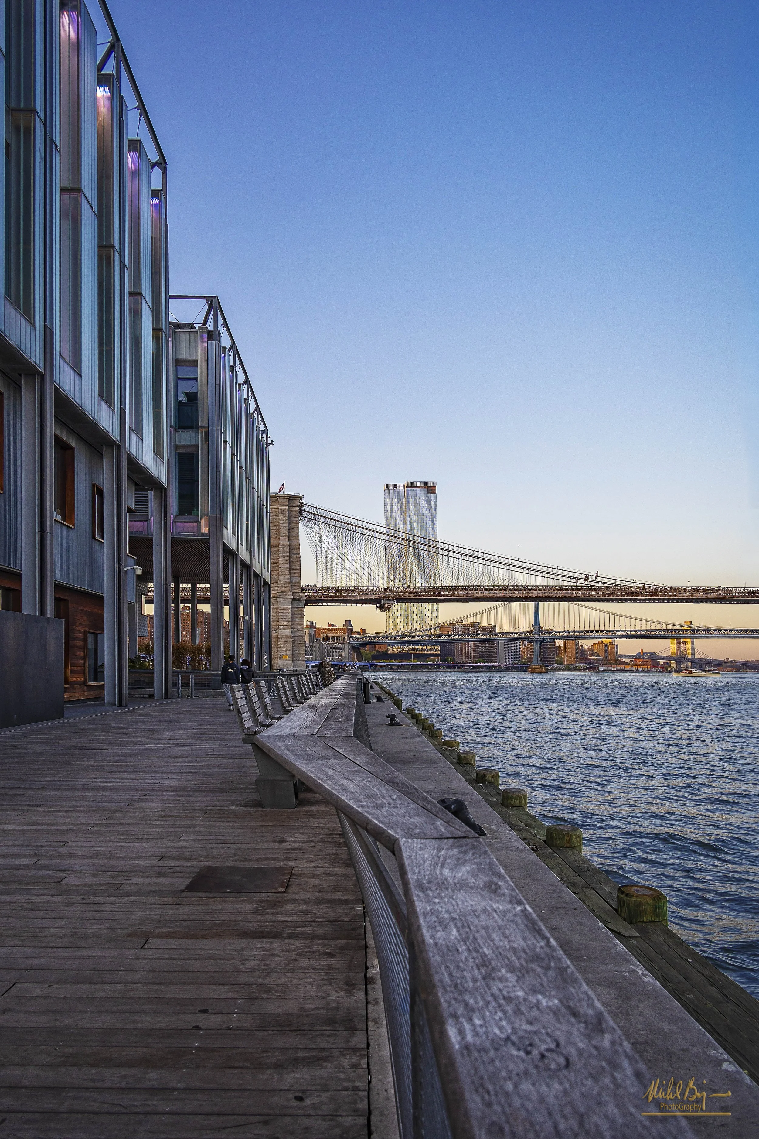 Broadwalk at Pier 17 Manhattan.jpg