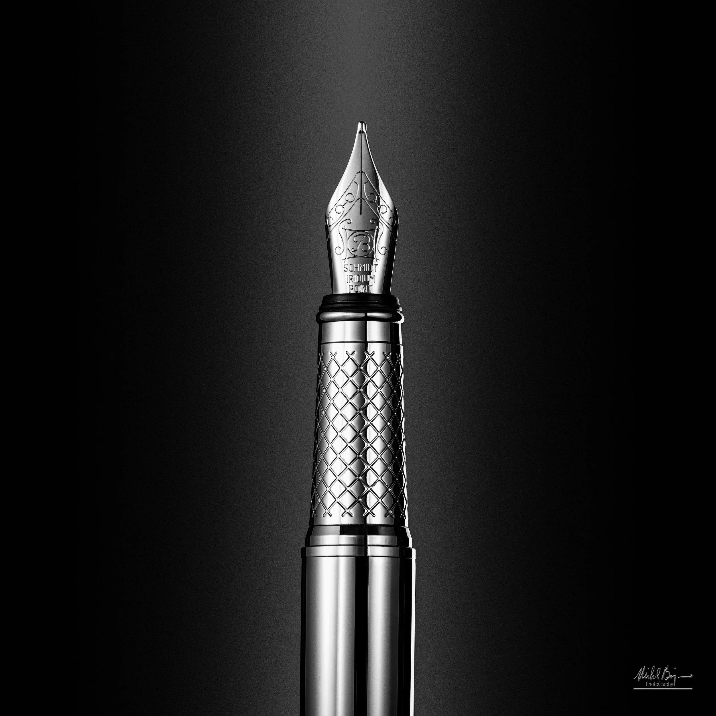 Scriveiner Fountain Pen Update B&W.jpg