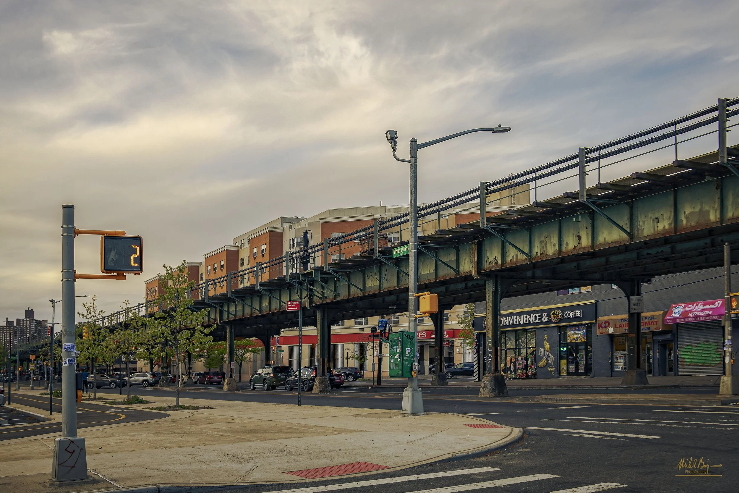 Number 2 Line Bronx Park East.jpg
