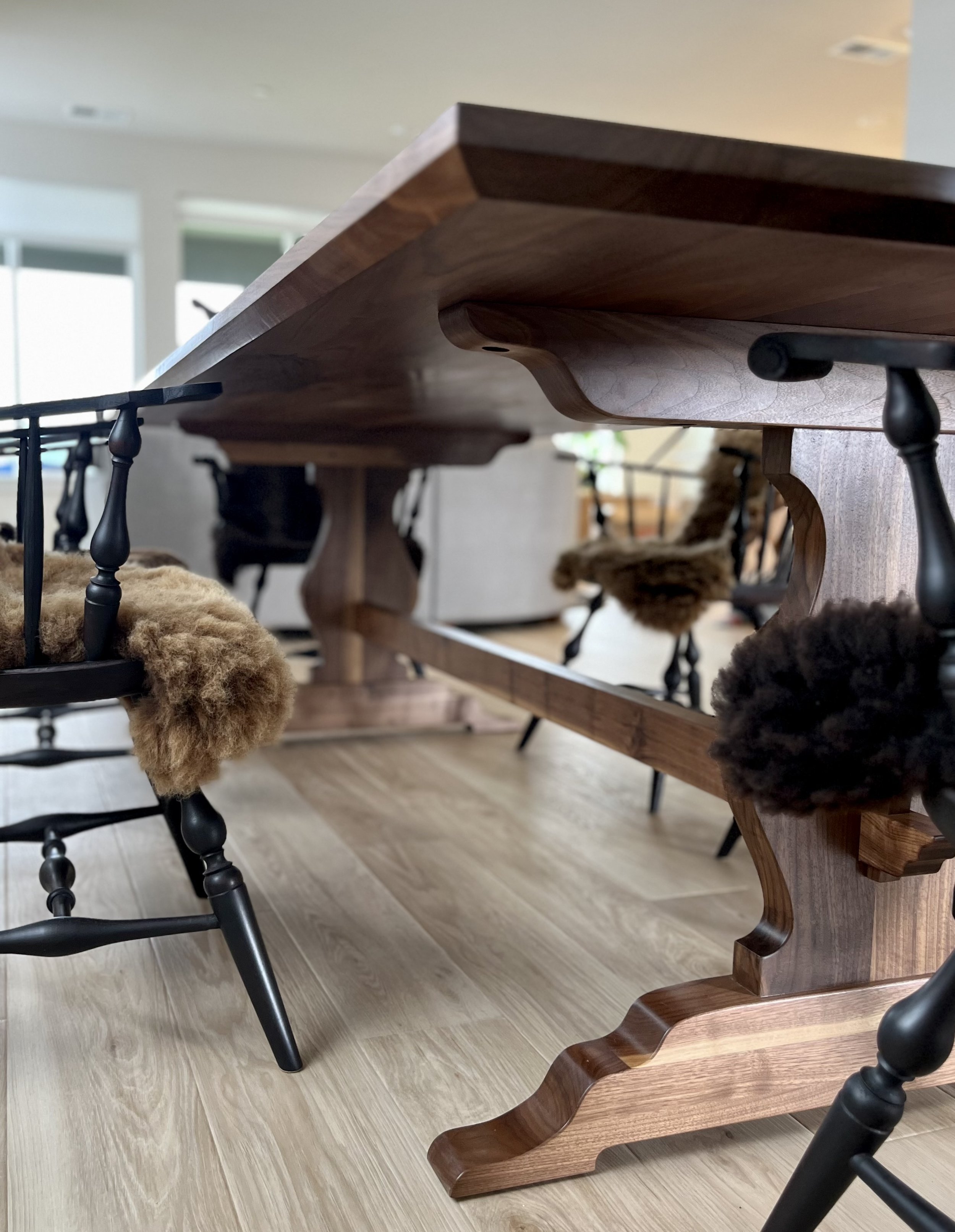 French Provincial Table (Walnut)