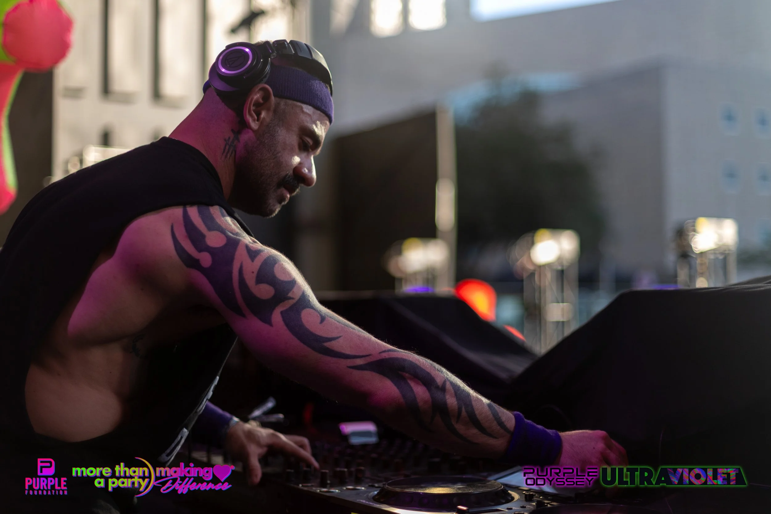 PPW25-02-PHOTOS-10 GLOW-6.jpg