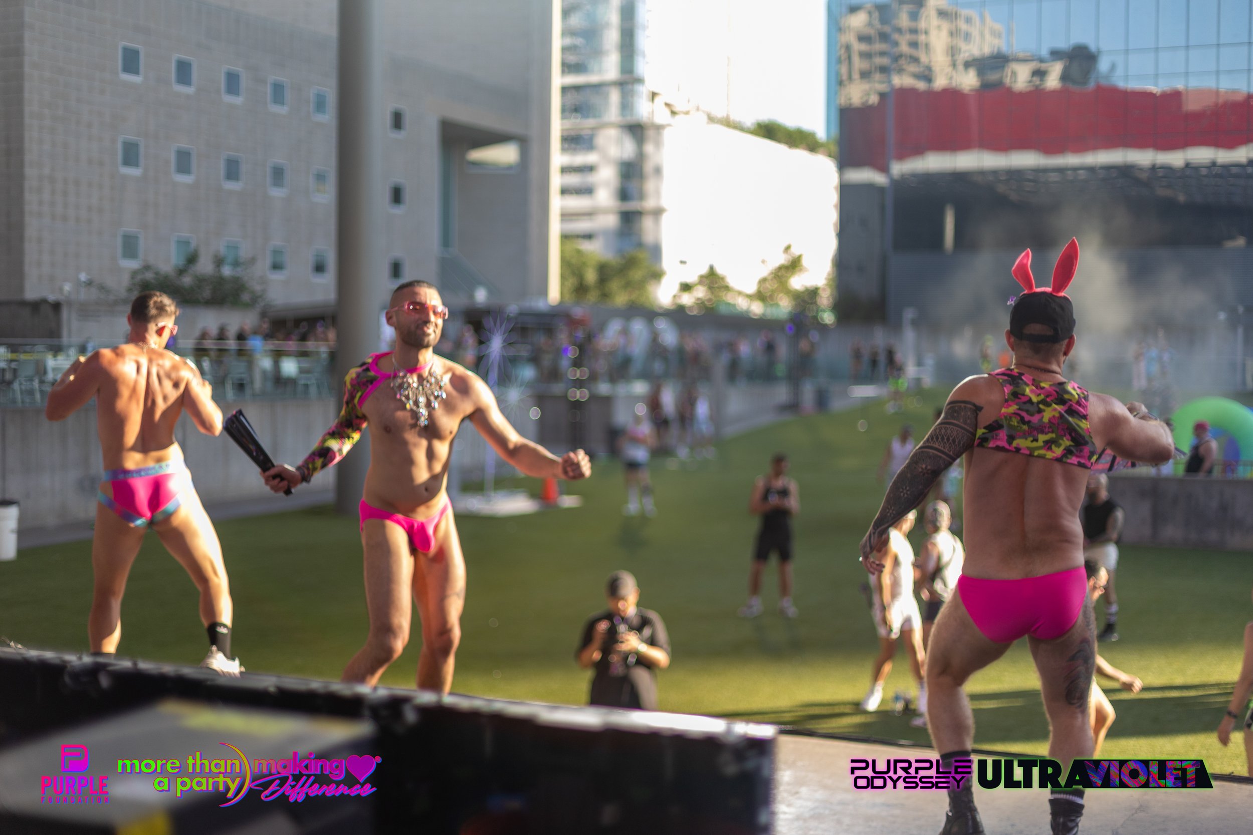 PPW25-02-PHOTOS-10 GLOW-7.jpg