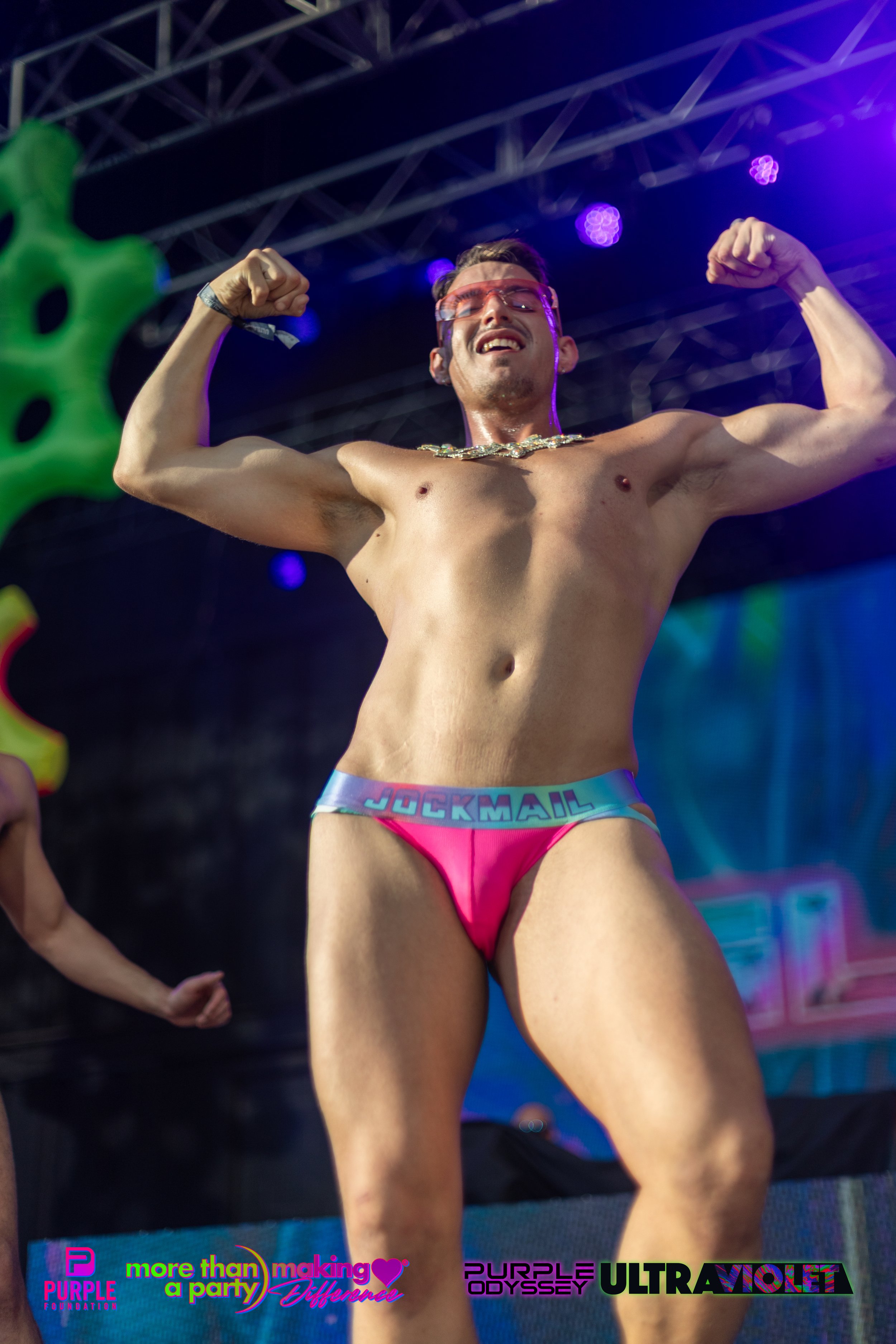 PPW25-02-PHOTOS-10 GLOW-16.jpg