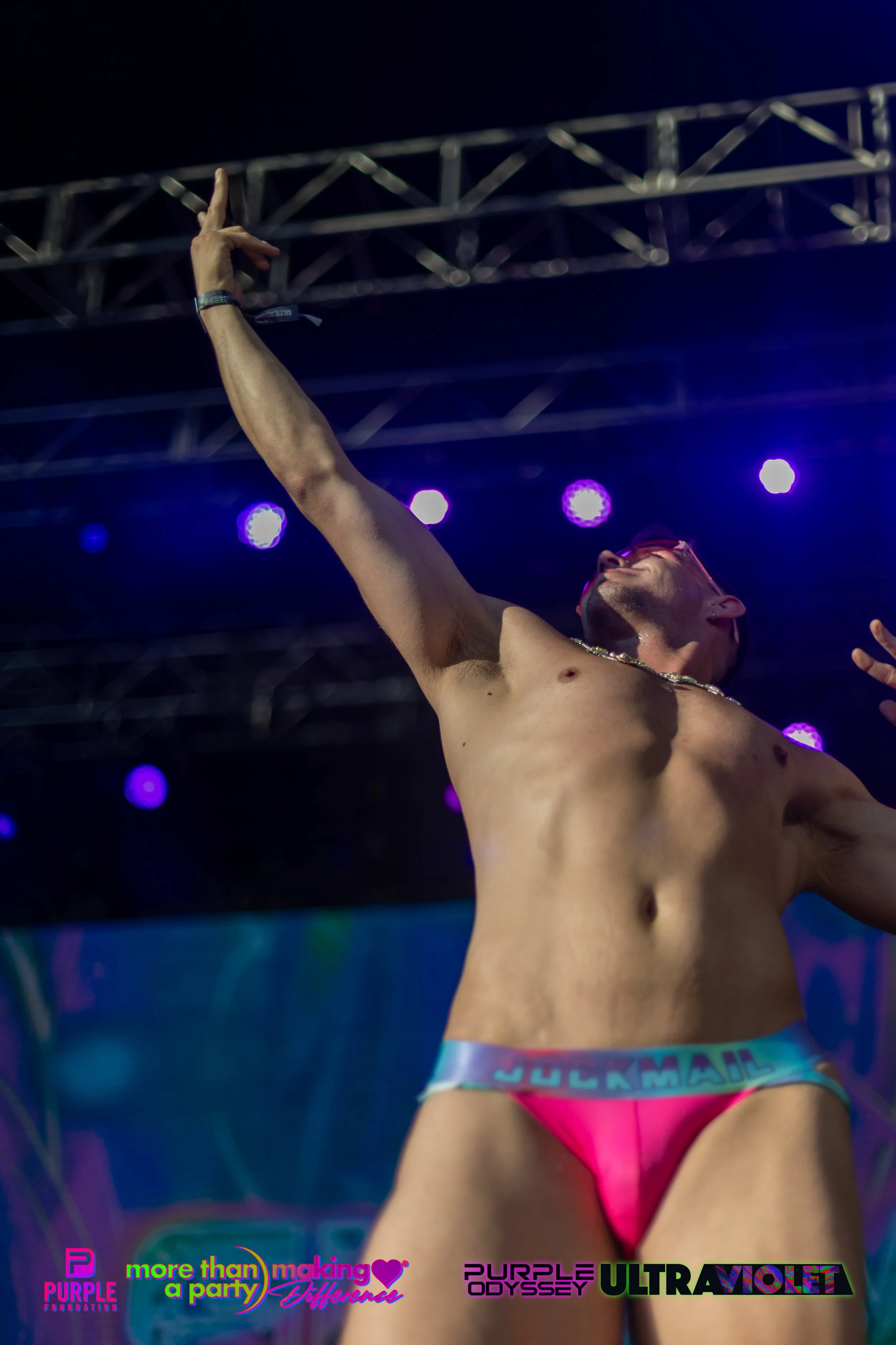 PPW25-02-PHOTOS-10 GLOW-17.jpg