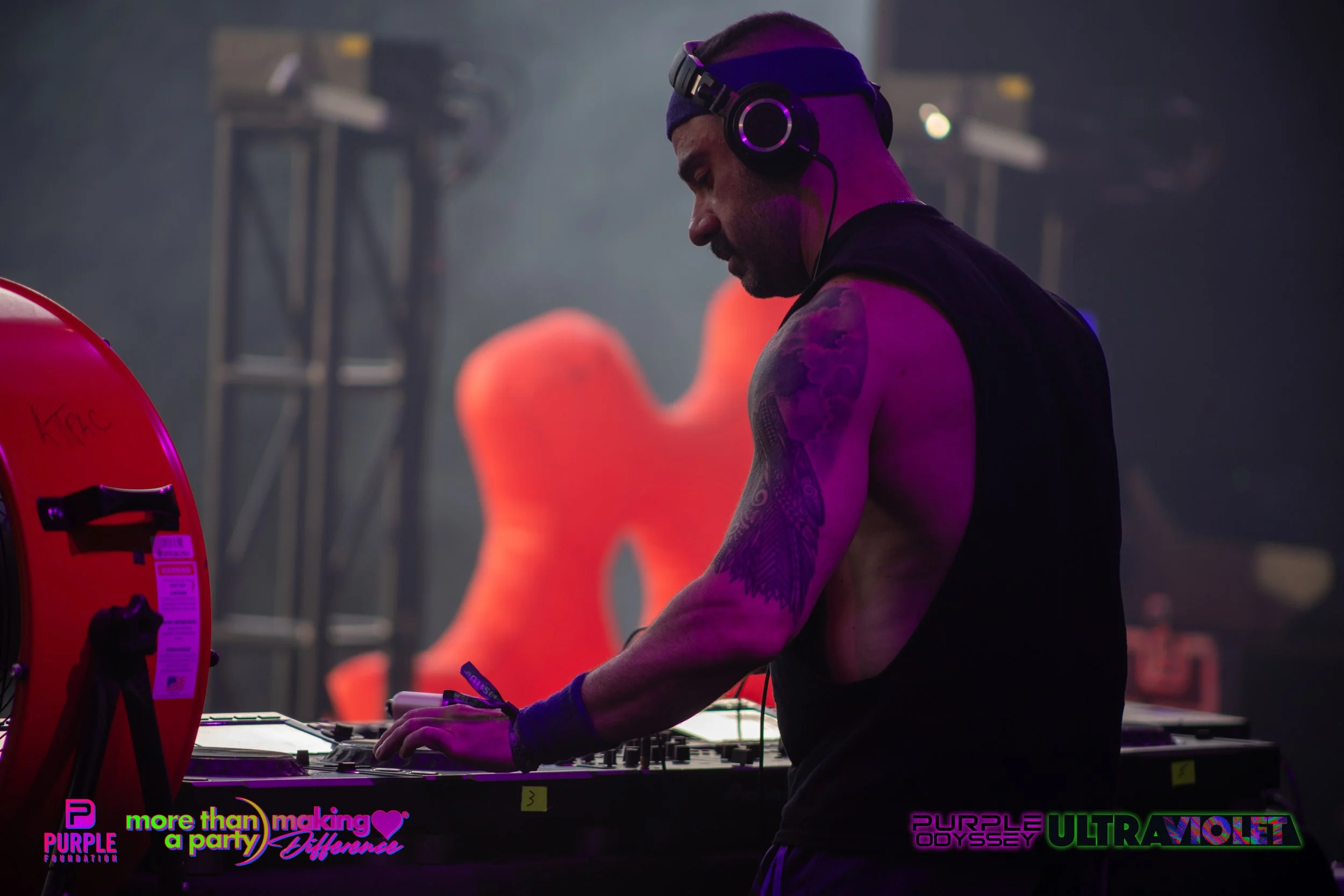 PPW25-02-PHOTOS-10 GLOW-39.jpg