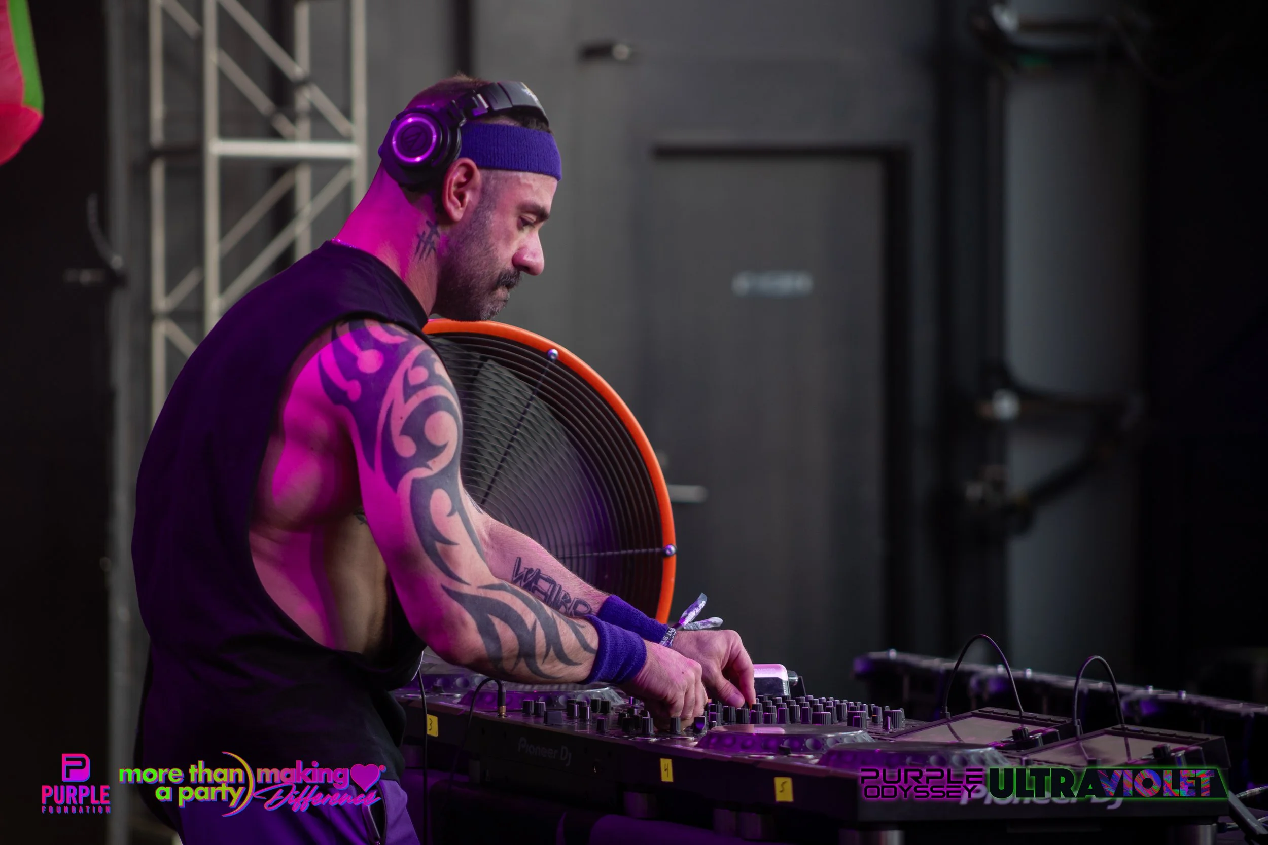 PPW25-02-PHOTOS-10 GLOW-45.jpg