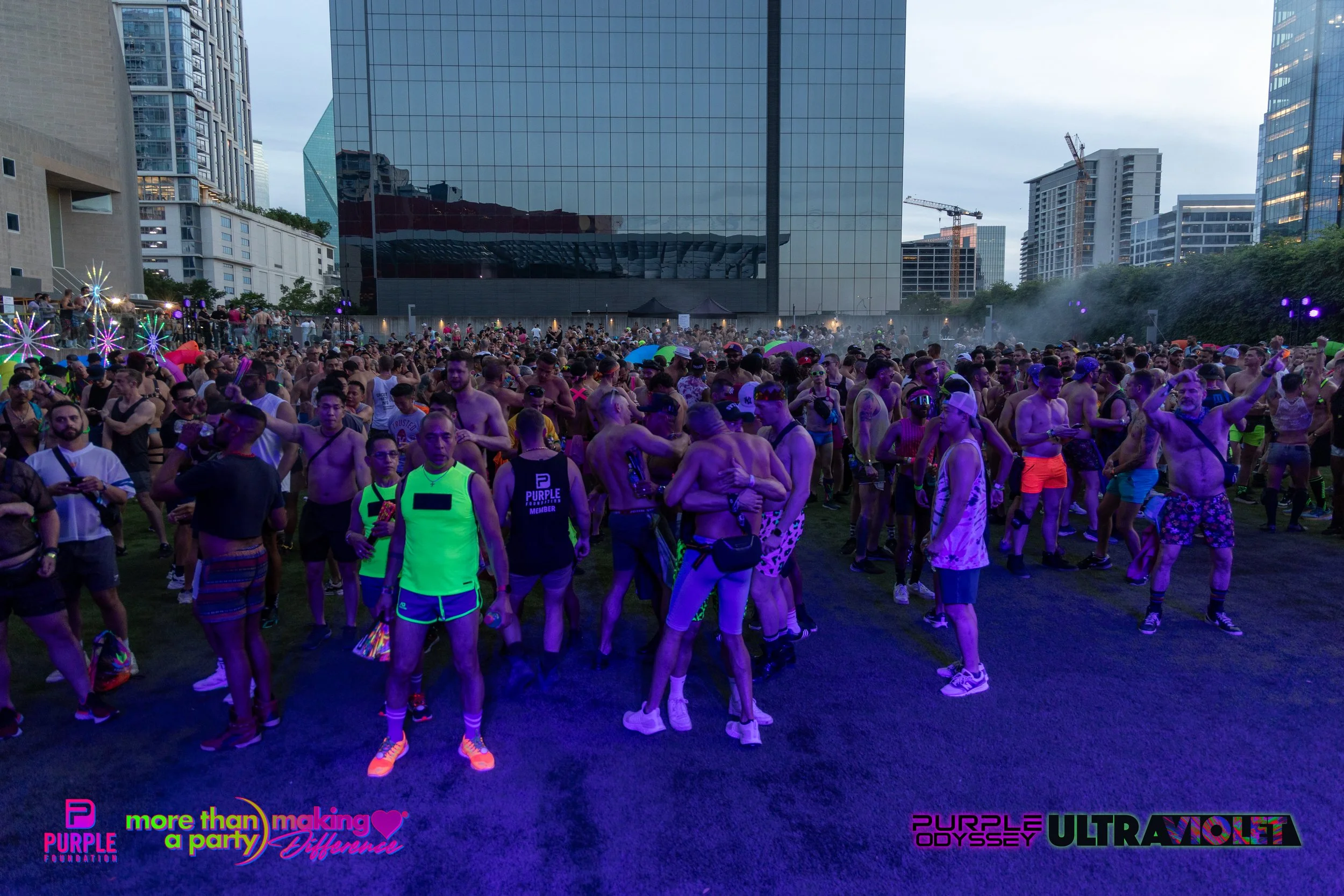 PPW25-02-PHOTOS-10 GLOW-162.jpg