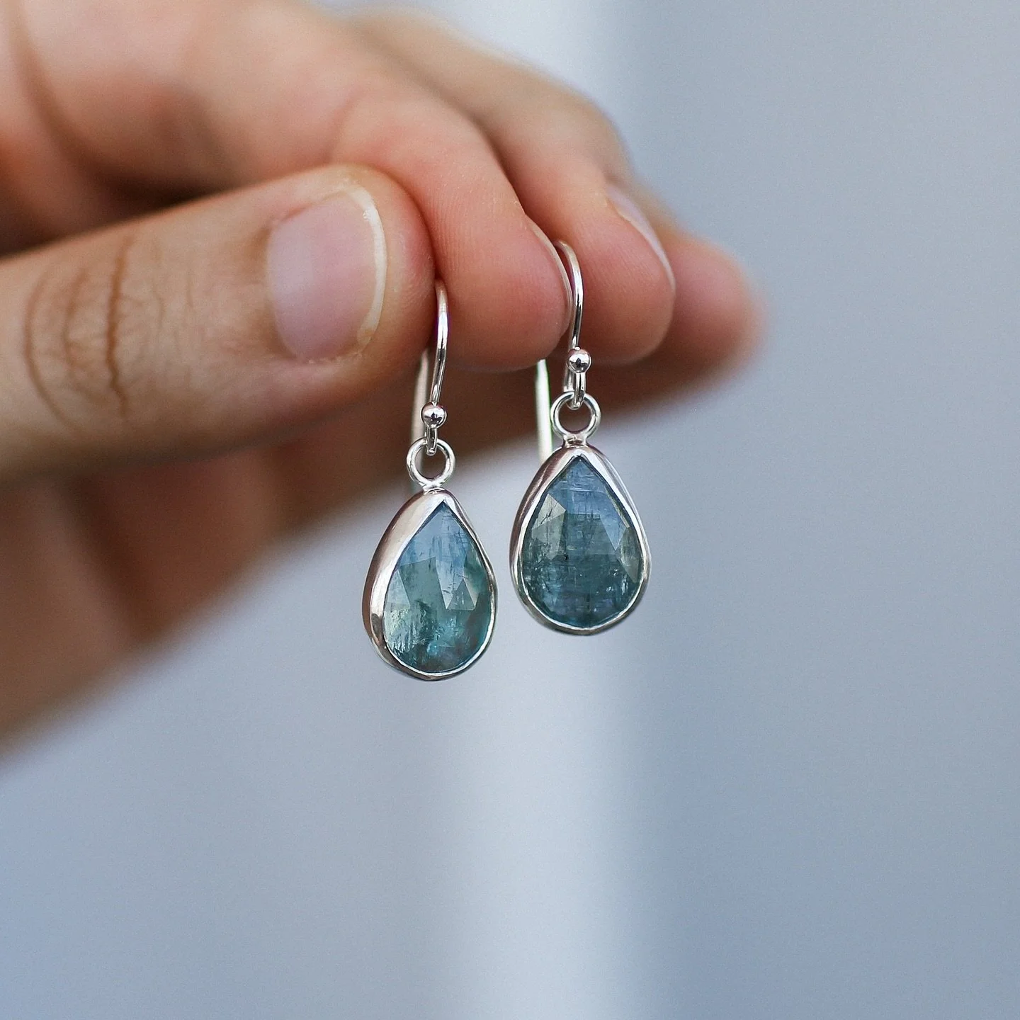 Beautiful blue kyanite stones set in sterling silver, hanging from classic hooks. The open-back design lets the light shine through, making them sparkle even more!✨ only one pair available 🩵

Shop at @cafe_halcyon or online via link in bio 🫶🏼

.
.