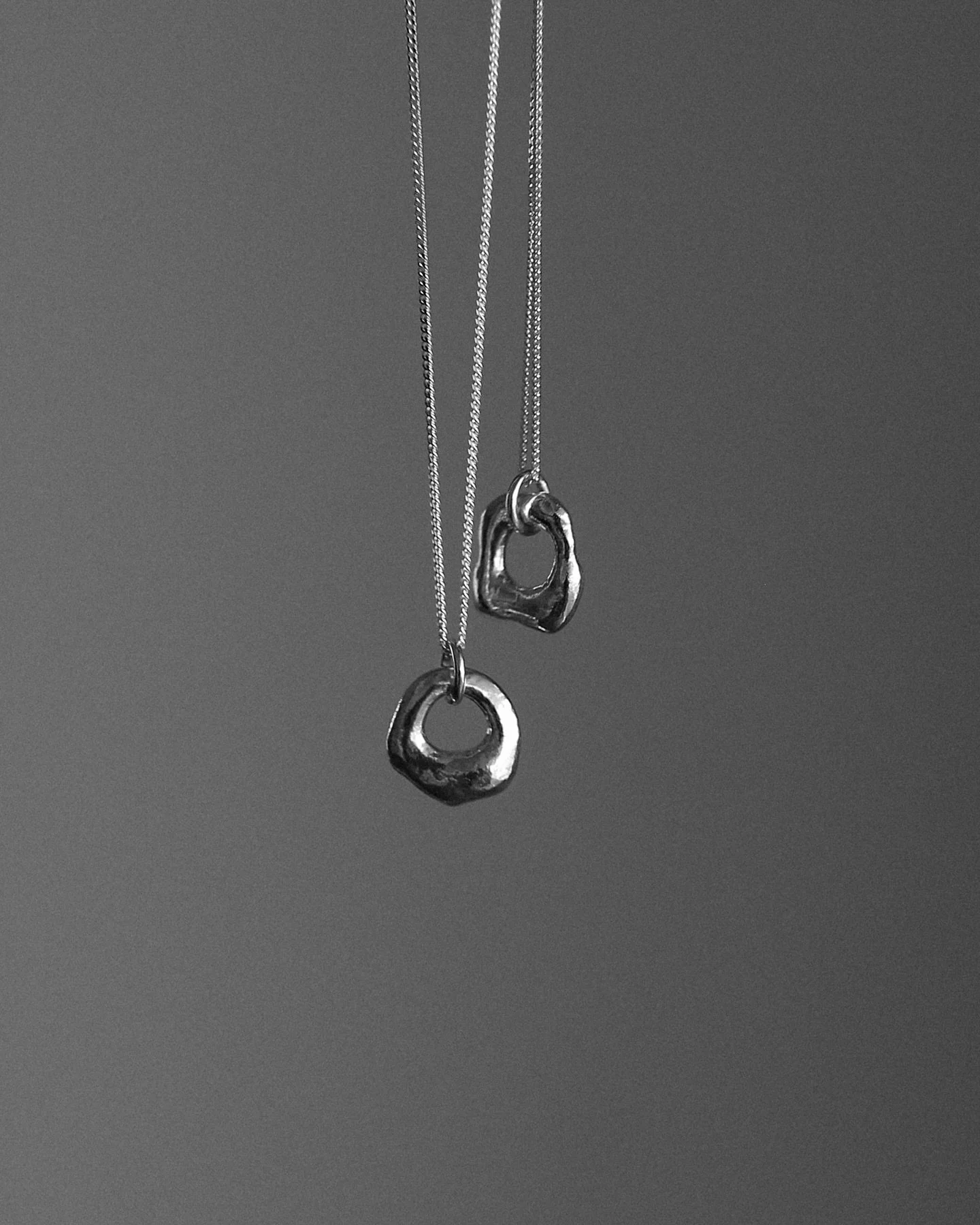 Molten silver pendants, each taking a unique fluid shape. Organic and free-form, they can symbolize anything you choose ~ a reminder to embrace your own flow. ❤️&zwj;🔥

.
.
.

#solmayjewelry #moltensilver #silversmith