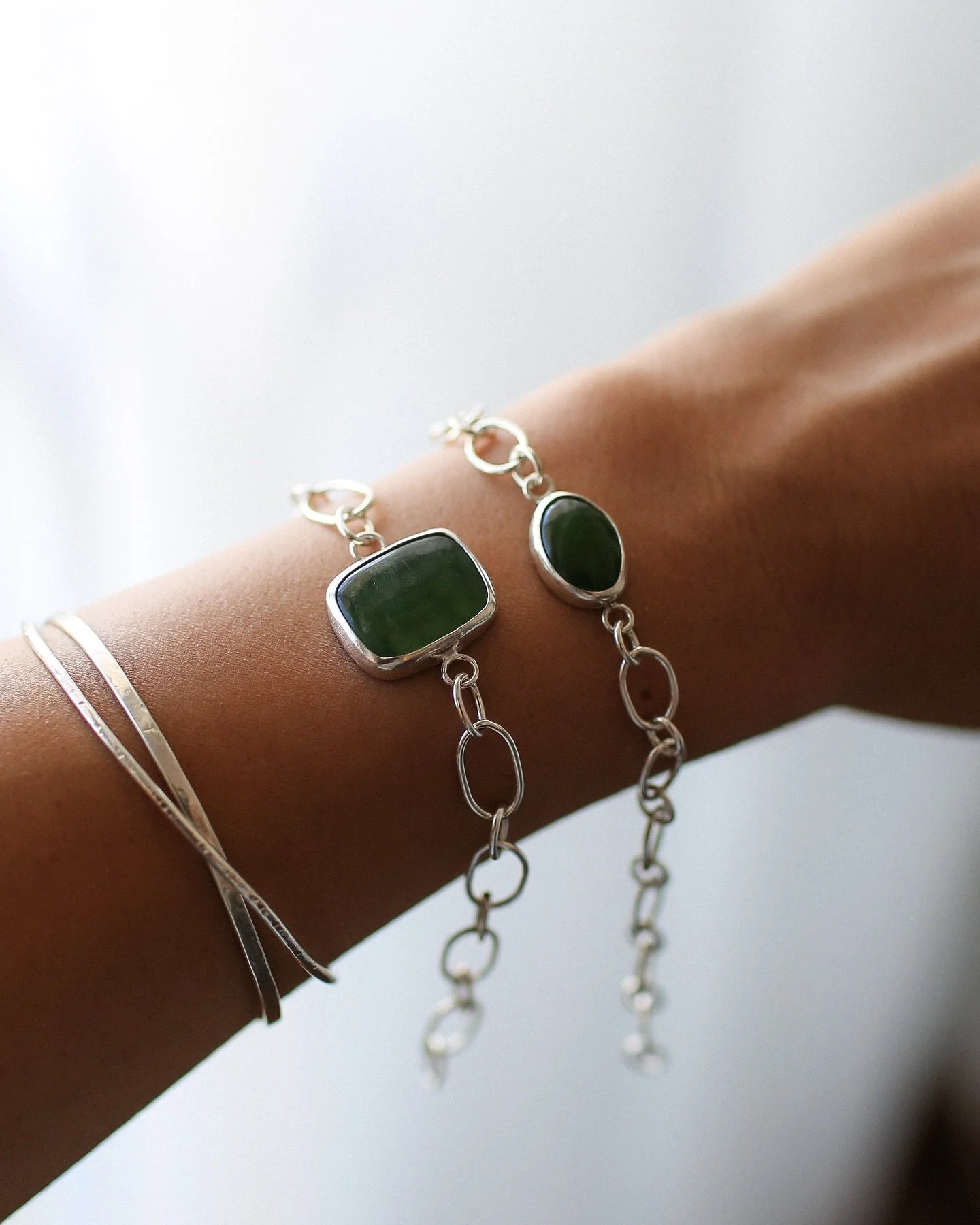 The drifting &amp; rooted chain bracelets 💚 Serpentine stones set on handmade sterling silver chain 🔗✨ obsessed with these. {both sold}

.
.
.

#solmayjewelry #chainbracelets #silverjewelry #madeinokinawa #silversmith #serpentinejewelry #silverandg