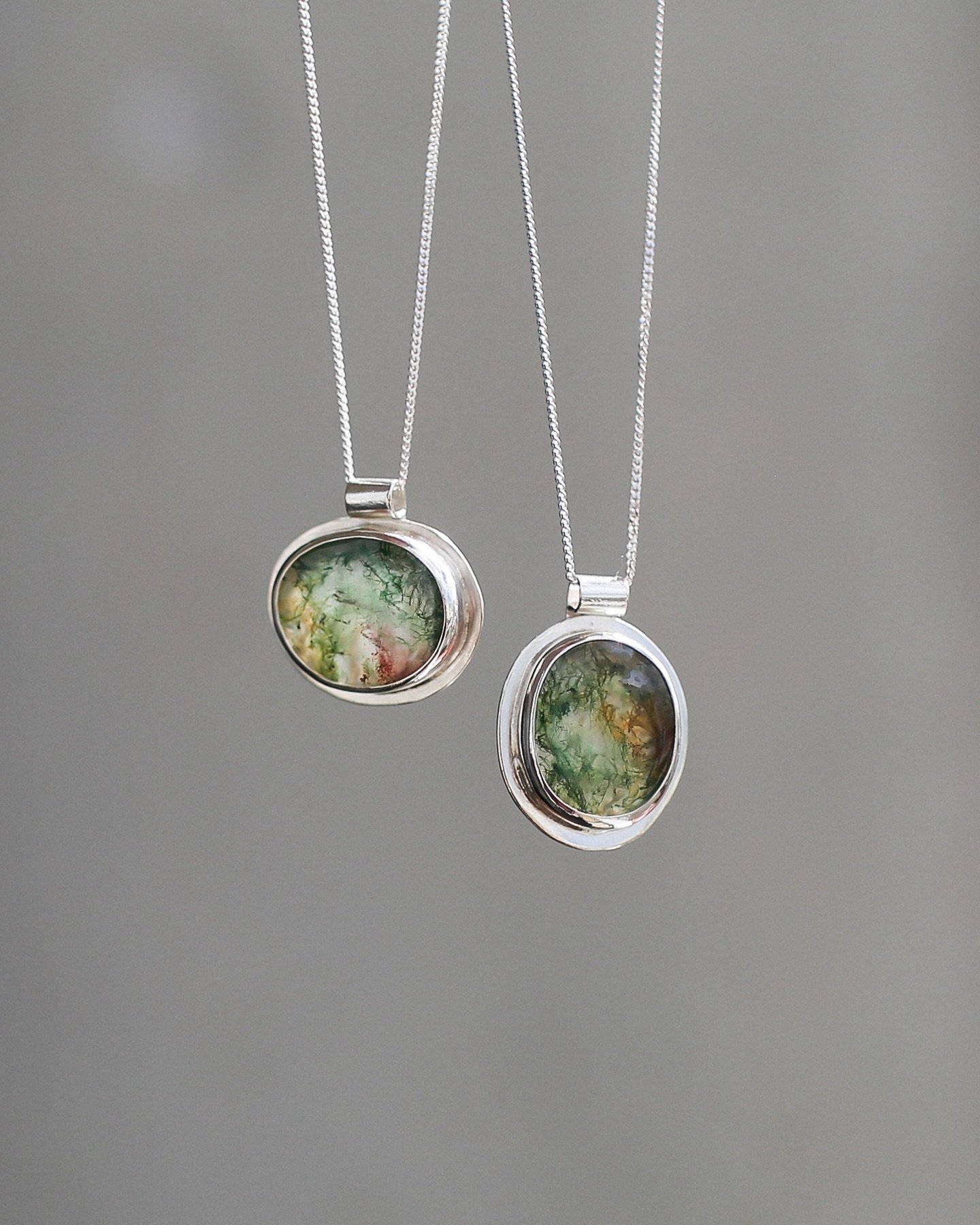 Gilmore pendants {Lorelei &amp; Rory}: Inspired by the charm and comfort of fall days in Stars Hollow (iykyk). 😉 Moss agate stones with a different vibe in every light ~ soft and earthy in the shade, and glowing with detail in the sun.

.
.
.

#solm