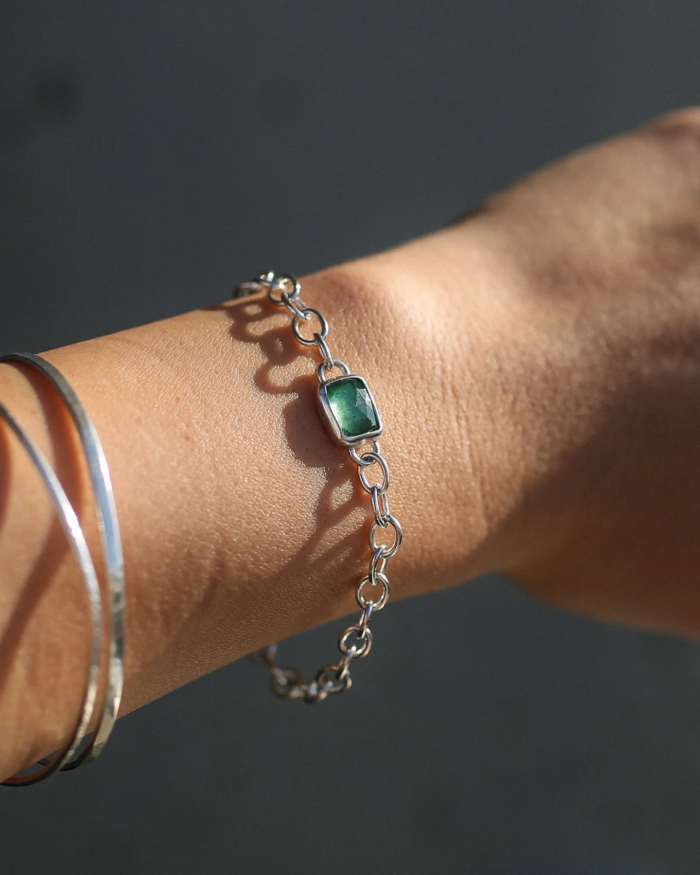 &ldquo;Moments Between&rdquo; ~ green kyanite on a handmade chain. {925 Sterling Silver} @solmayjewelry ✨