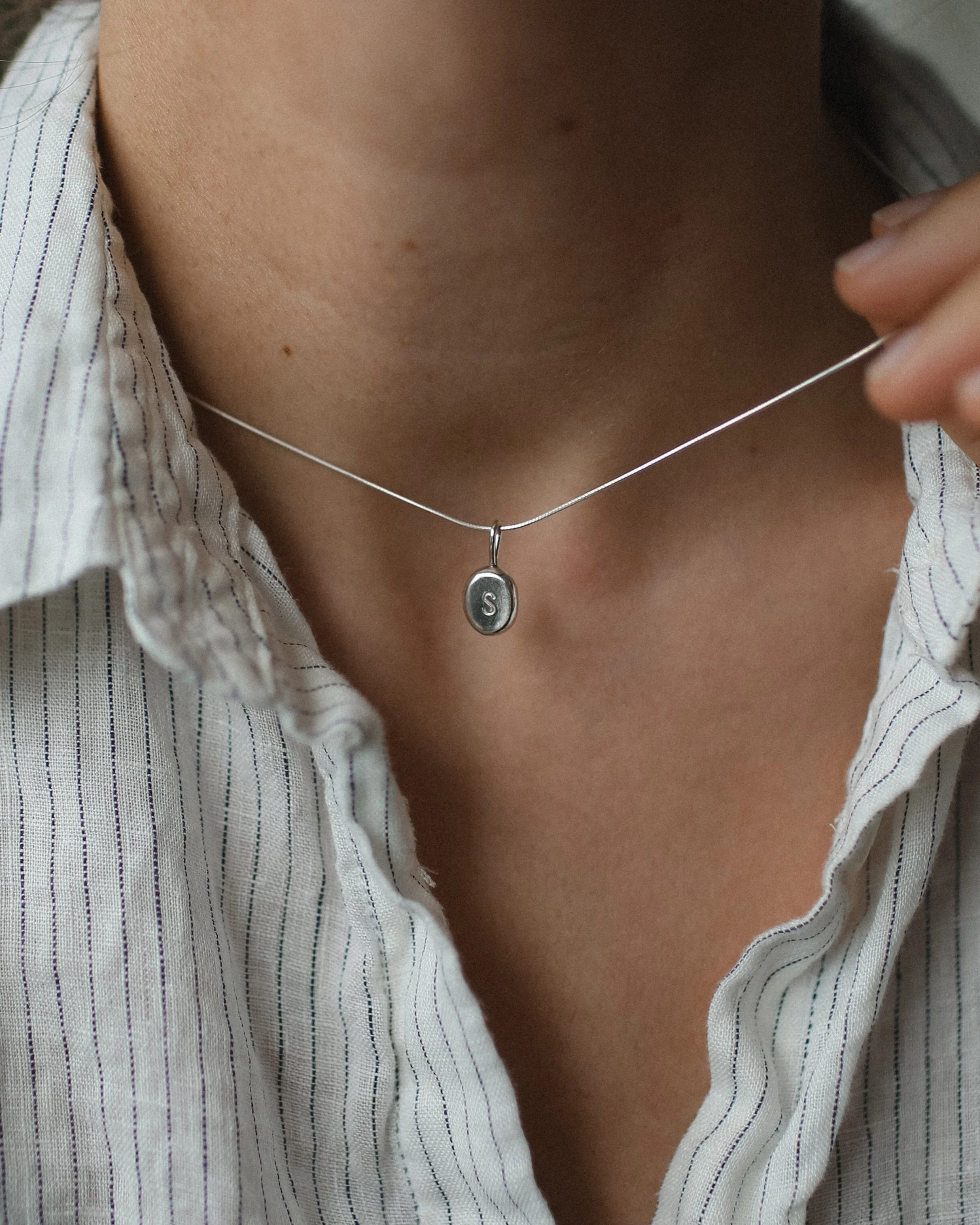 INITIAL PENDANT
