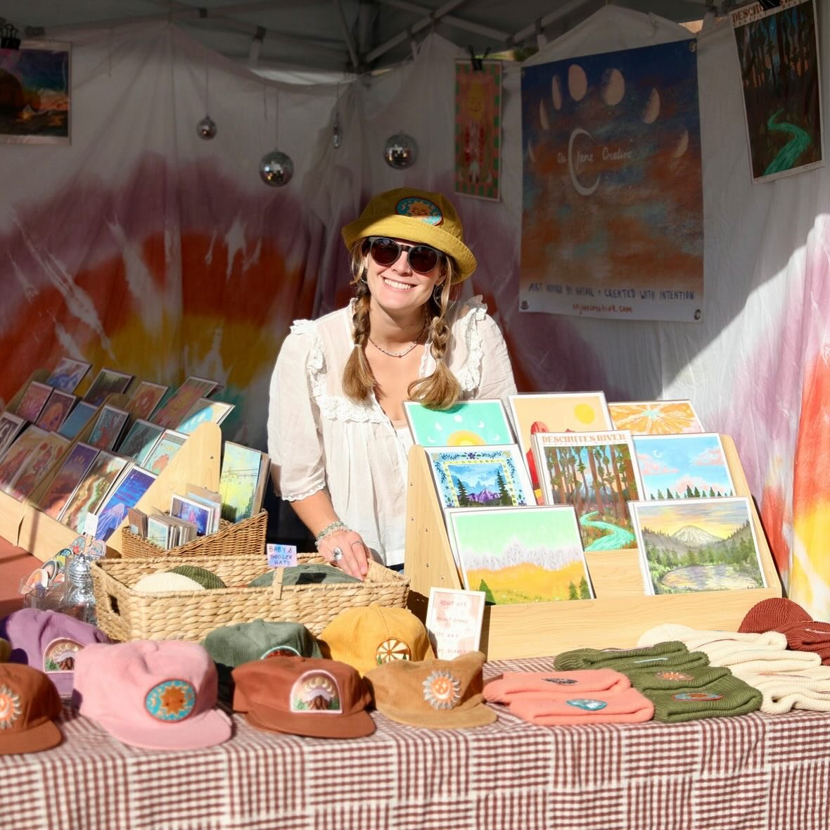 Sisters Harvest Faire from 10am&mdash;3pm today! ✨

The weather is gorgeous and there are so many talented vendors here, hope to see you! 🍂🎃🍁
.
.
.
#art #artist #artfaire #sistersoregon #oregon #centraloregon #oregonartist #centraloregonart #abija