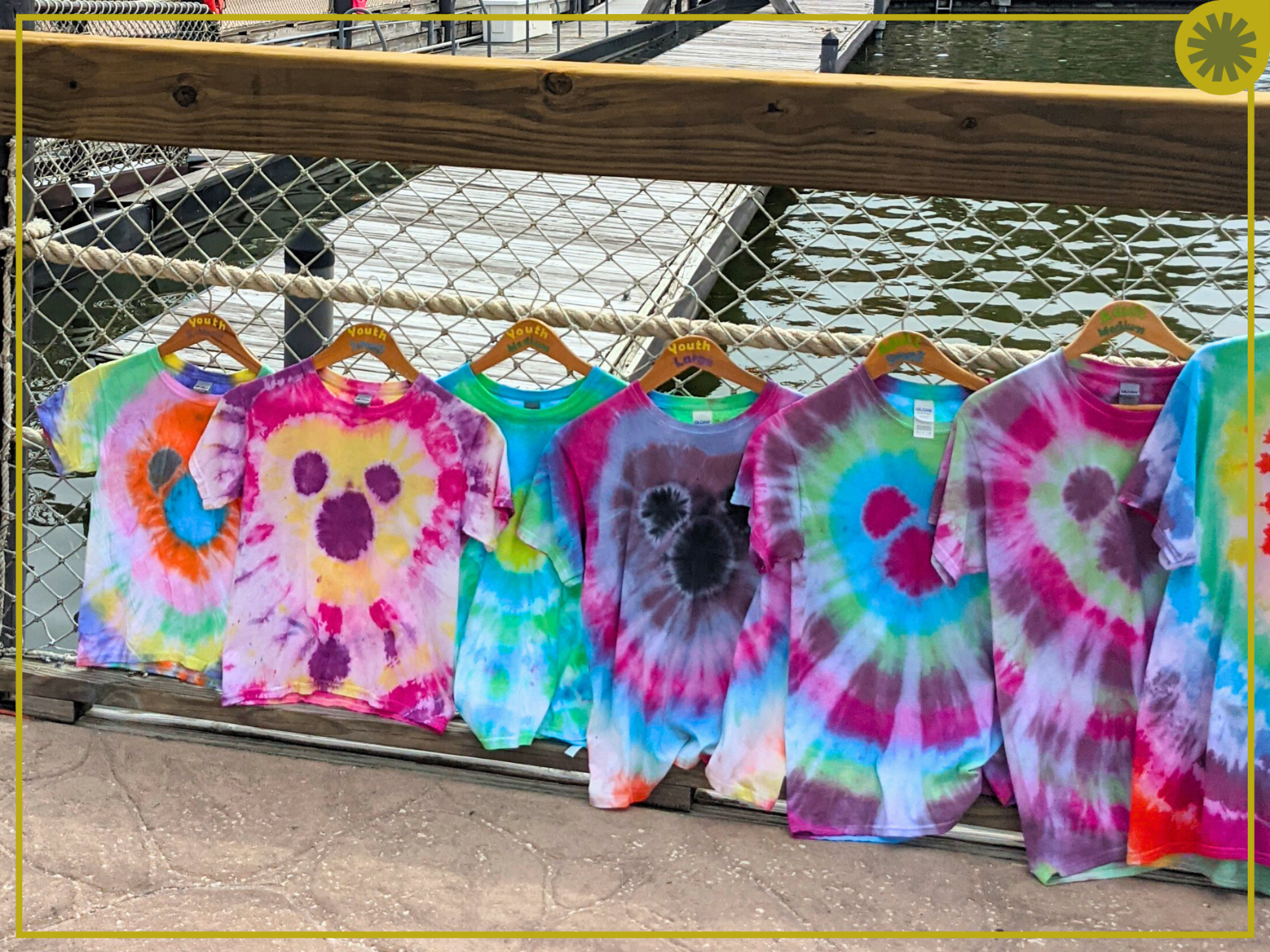 Disney Polynesian Village Resort Mickey Tie-Dye Activity